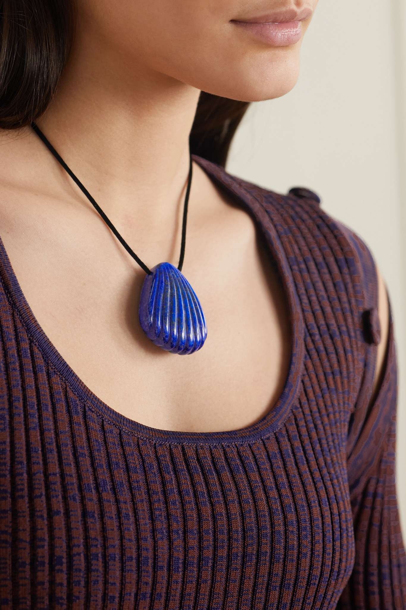 Small Coquille Pendant gold vermeil, lapis lazuli and silk necklace - 2