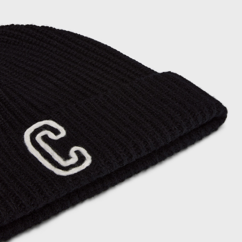 initial beanie in ribbed wool 3
