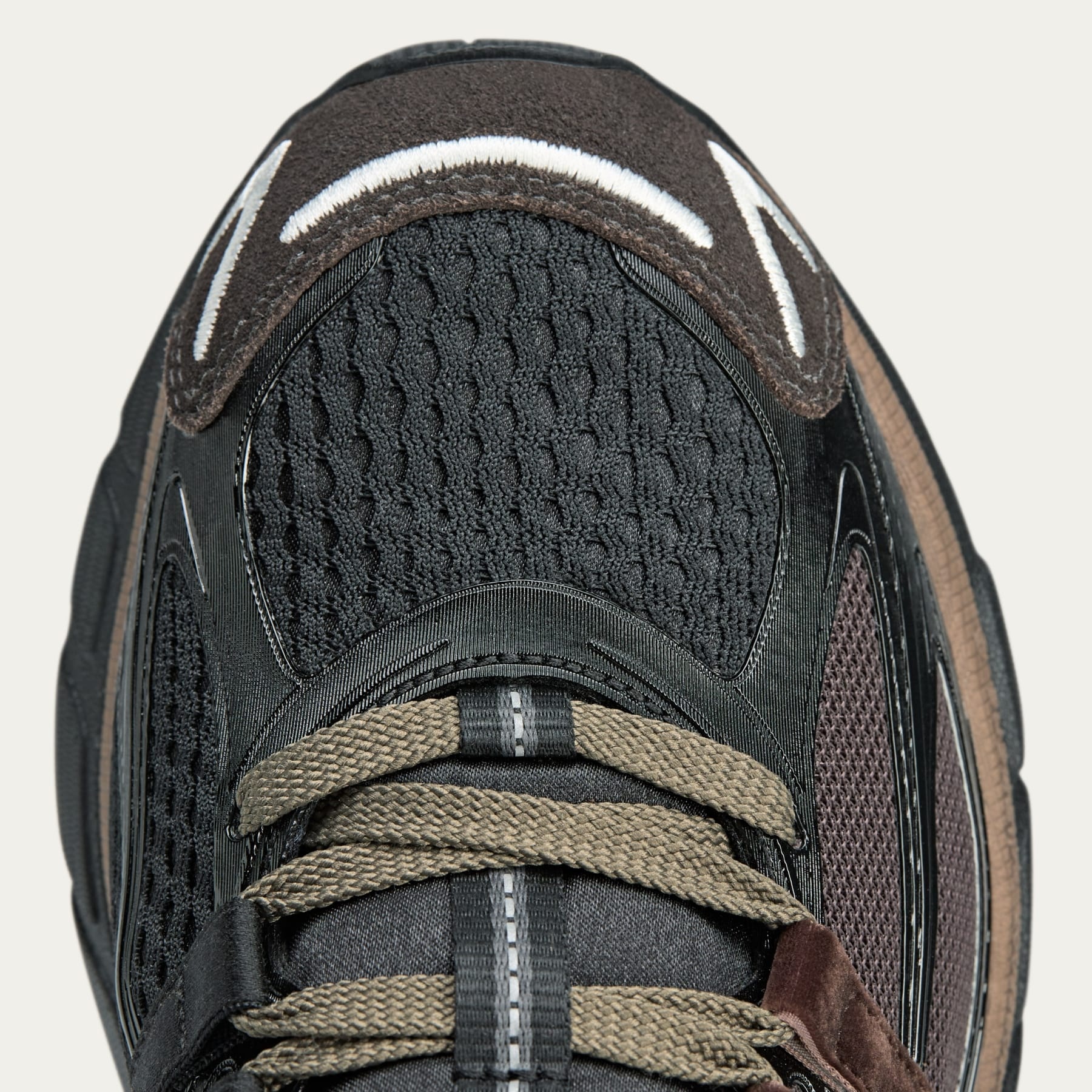 Adistar Cushion Song For The Mute Shoes - 11