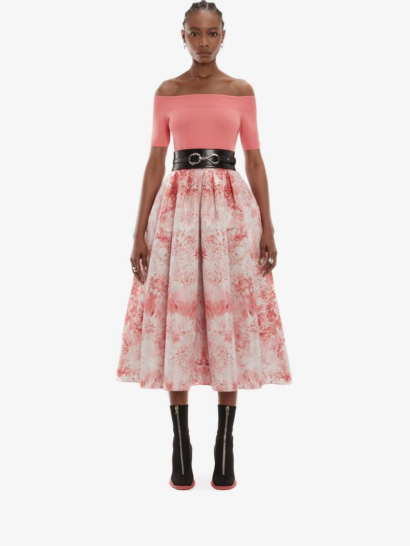 Alexander McQueen Off-the-shoulder Knit Top in Coral outlook