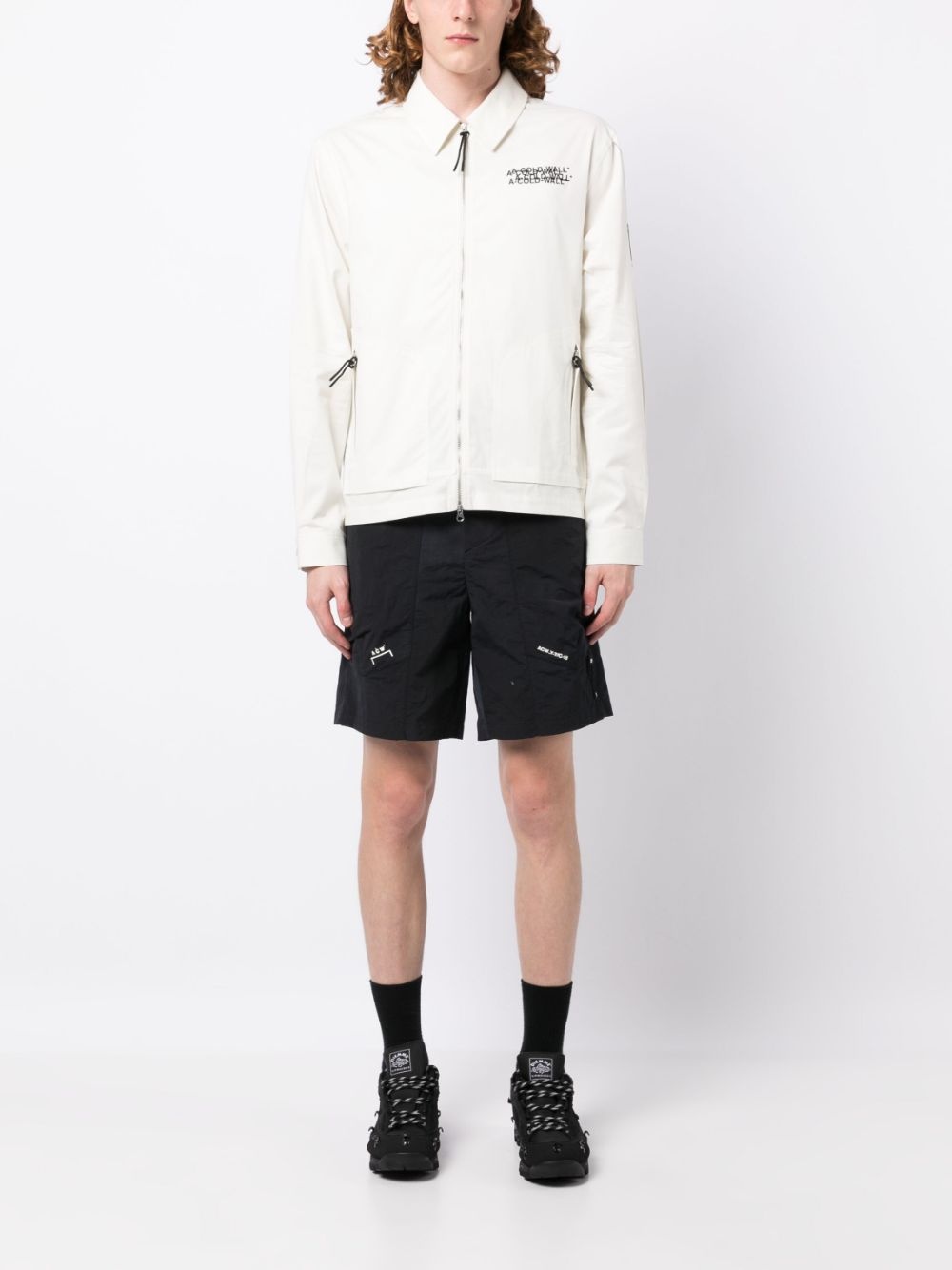 Irregular Dye logo-print shorts - 2