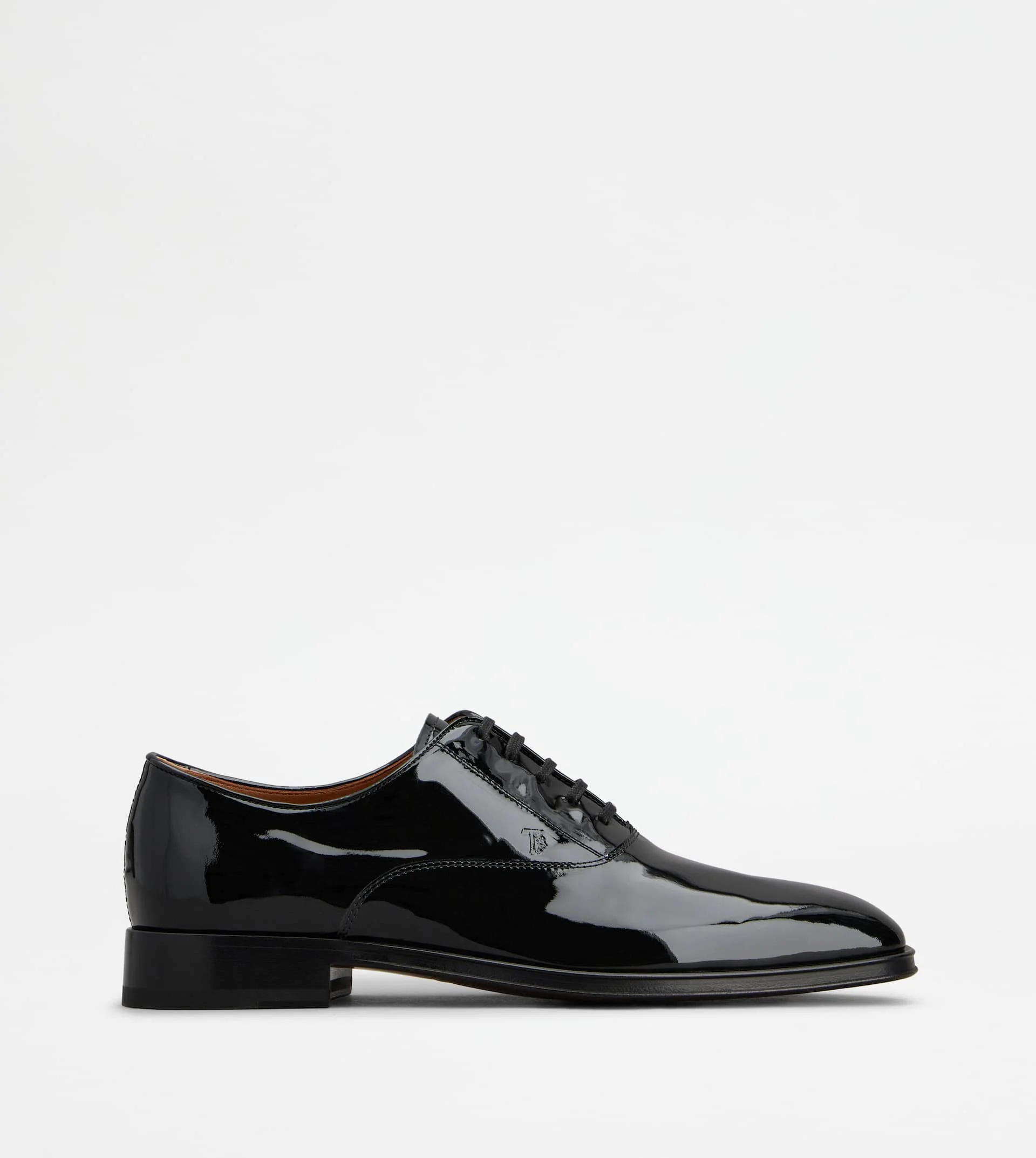 LACE-UPS IN PATENT LEATHER - BLACK - 1