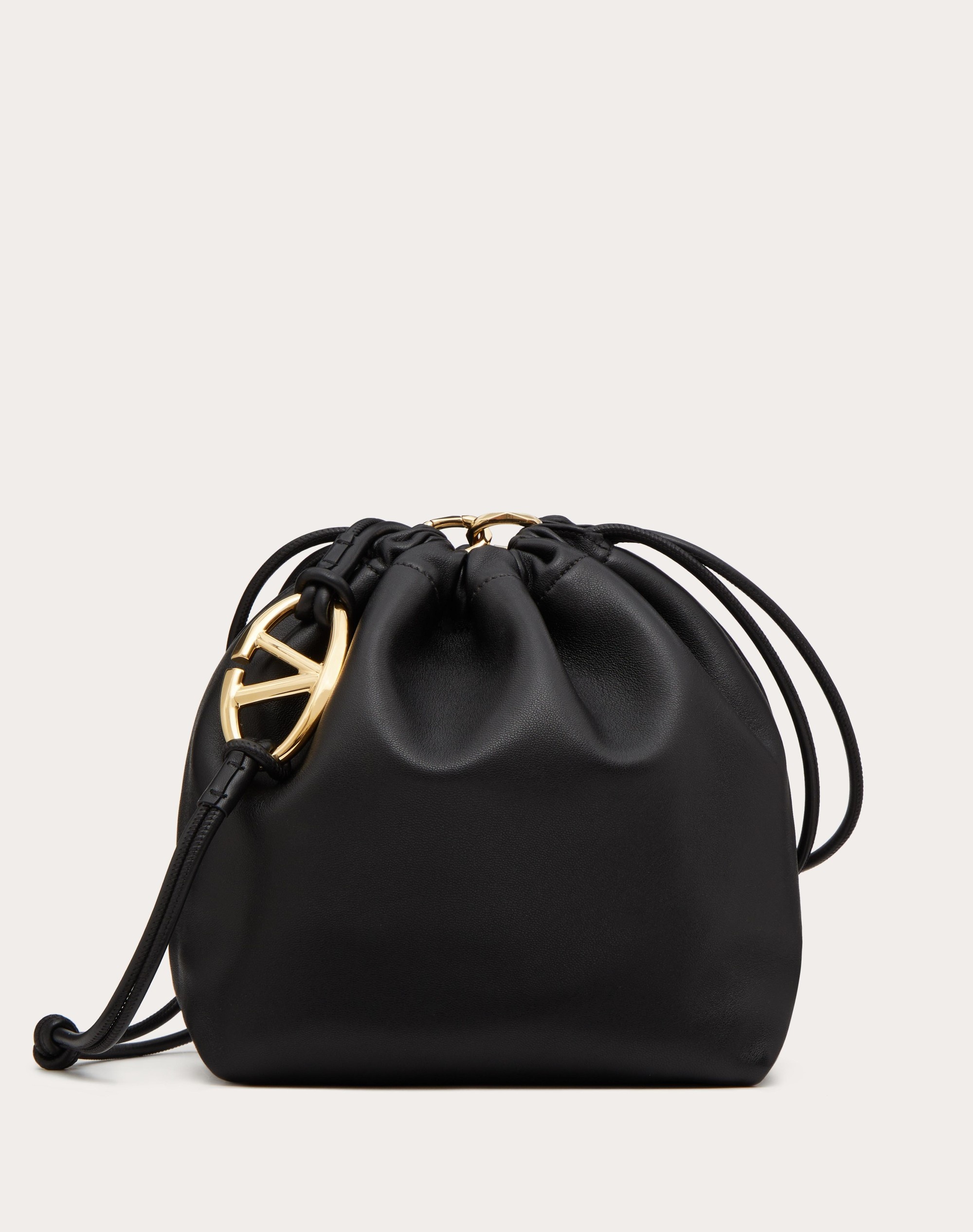 【関税込み】VALENTINO GARAVANI VLOGO POUF NAPPA LEATHER POUC Valentino VLOGO POUF NAPPA LEATHER POUCH | REVERSIBLE