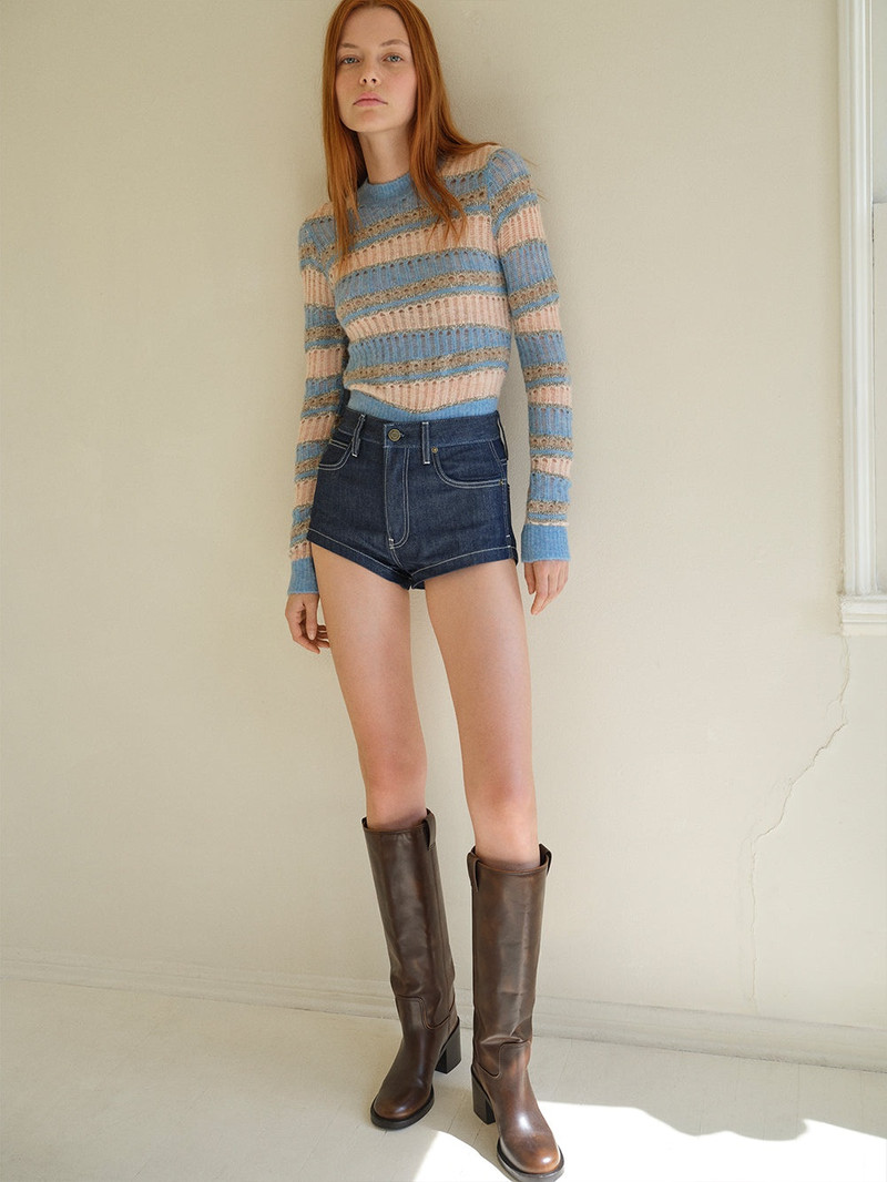 FRAME The Mini Short in Victoria outlook