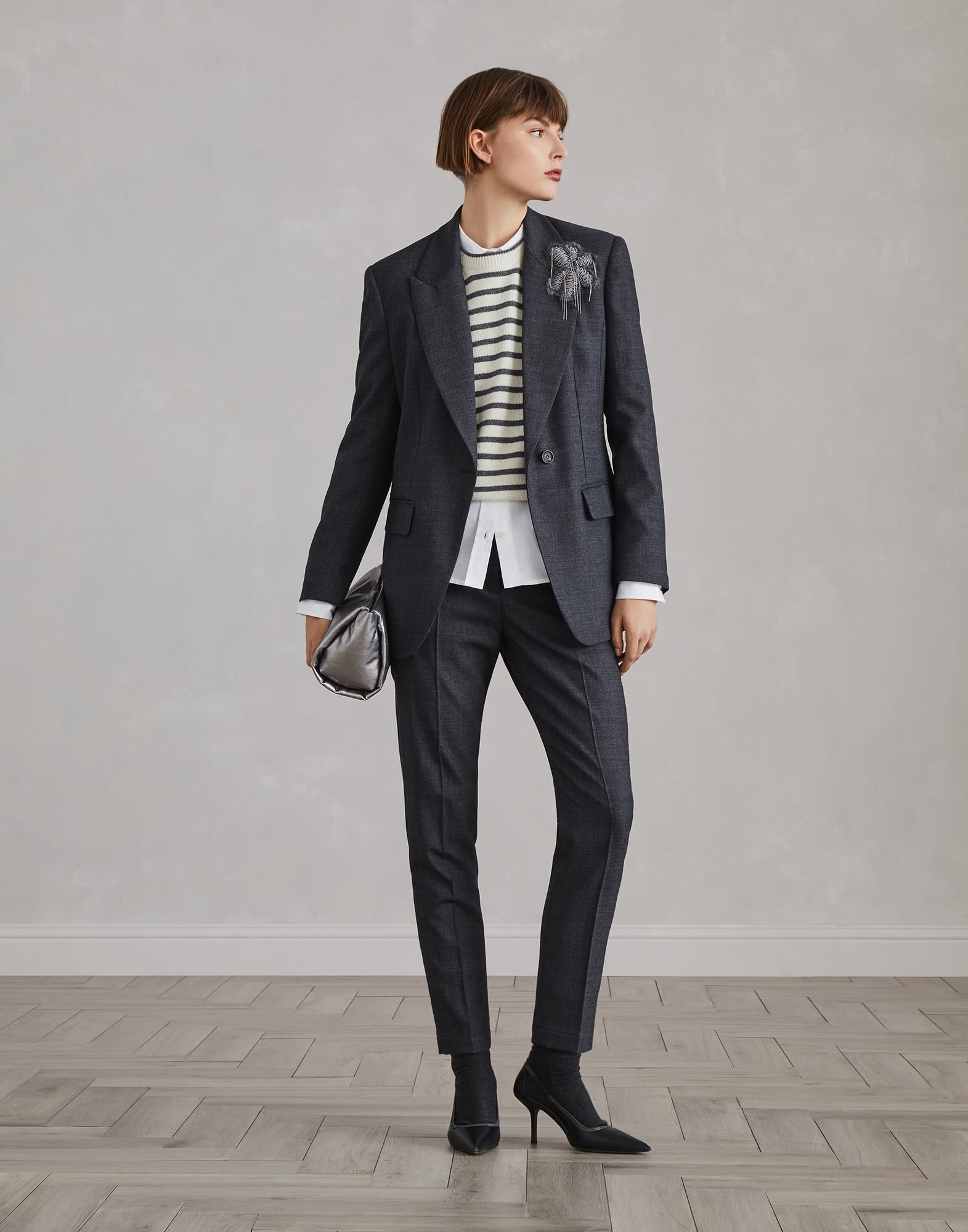 Comfort virgin wool grisaille blazer with precious flower crest - 5