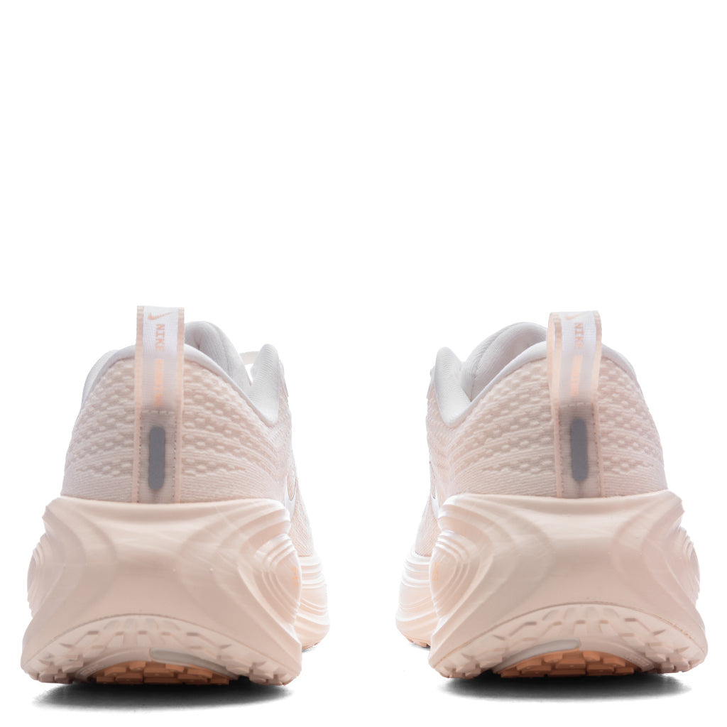 WOMEN'S VOMERO PLUS - GUAVA ICE/SAIL/ORANGE CHALK - 4