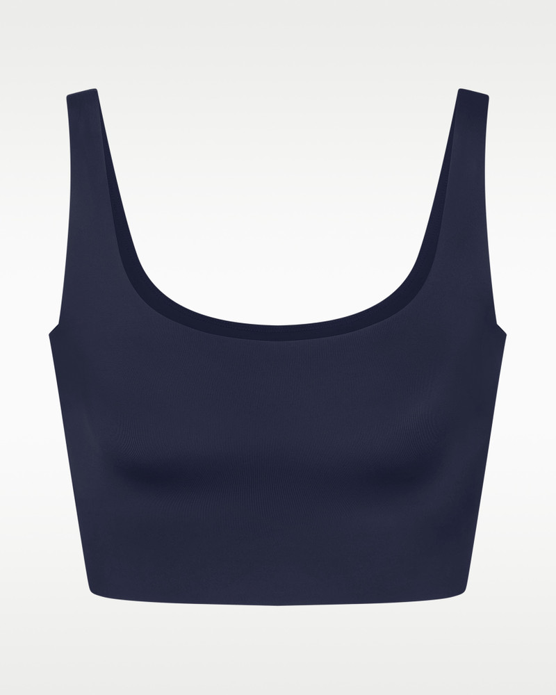 NikeSKIMS Shine Women's Scoop-Neck Bra Top 9