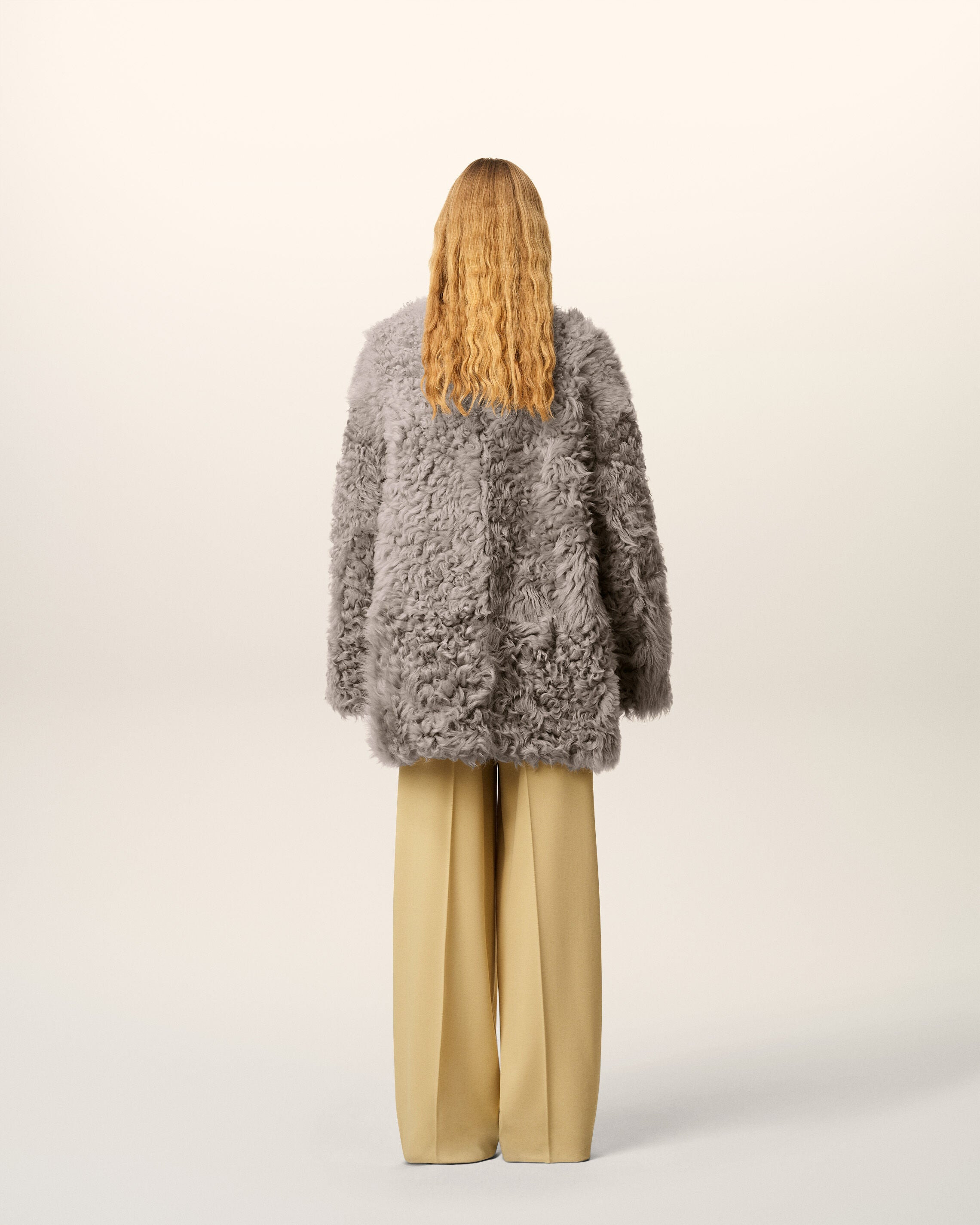 GREY SHEARLING SHORT COAT - 5