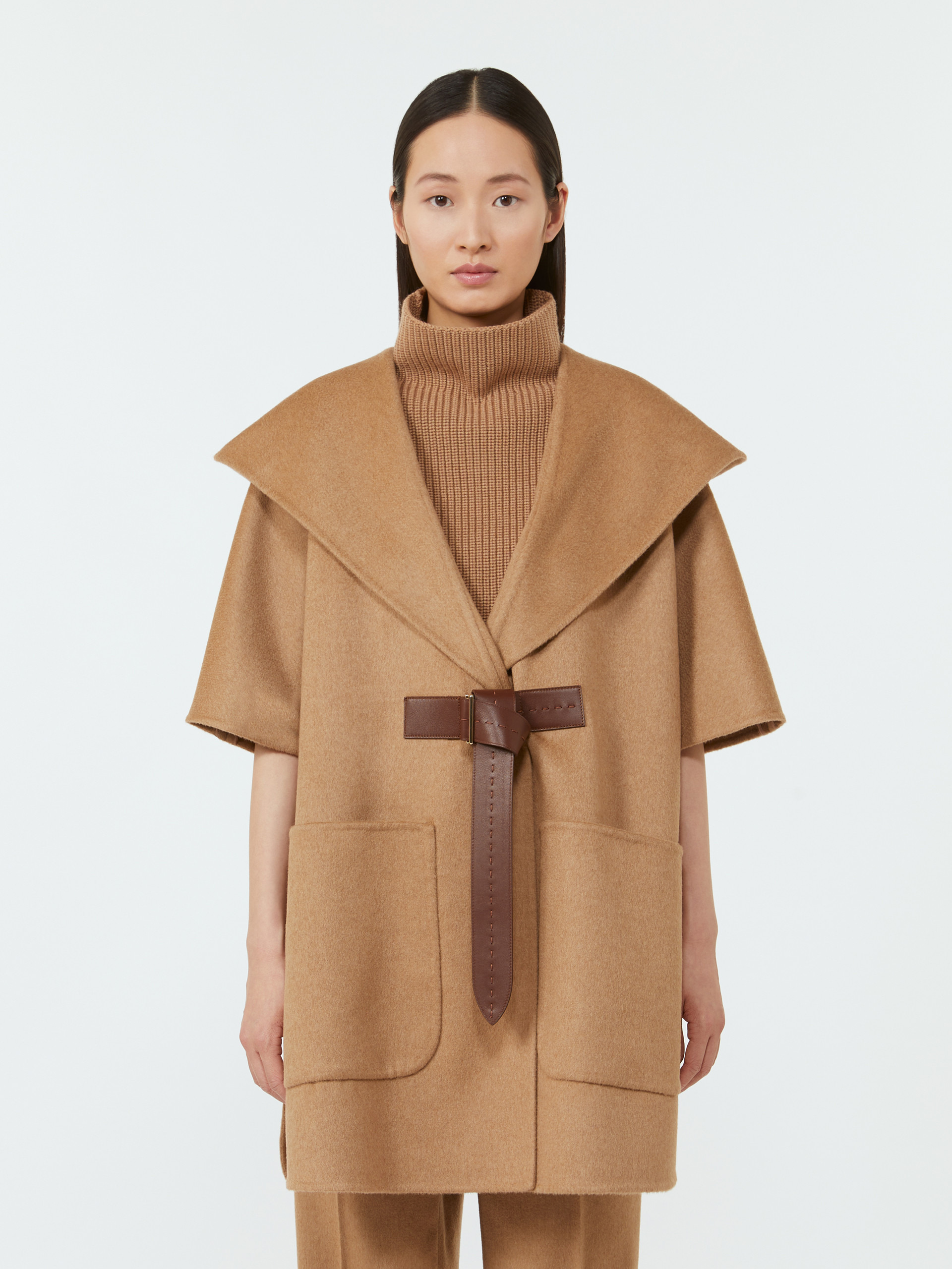 NEWDORICO Camel-hair cape - 3
