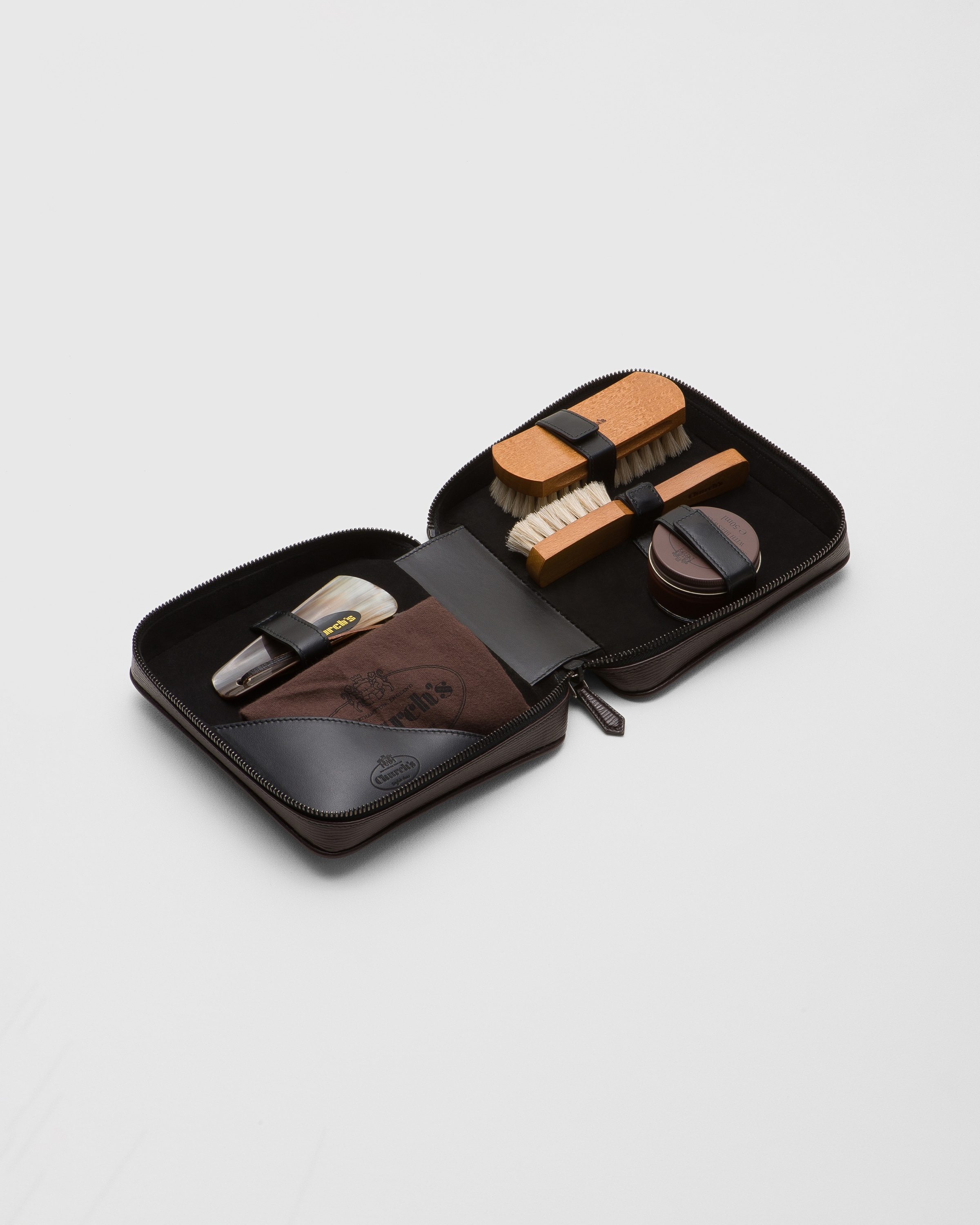 Essential shoe care cleaning kit in St James leather - 2