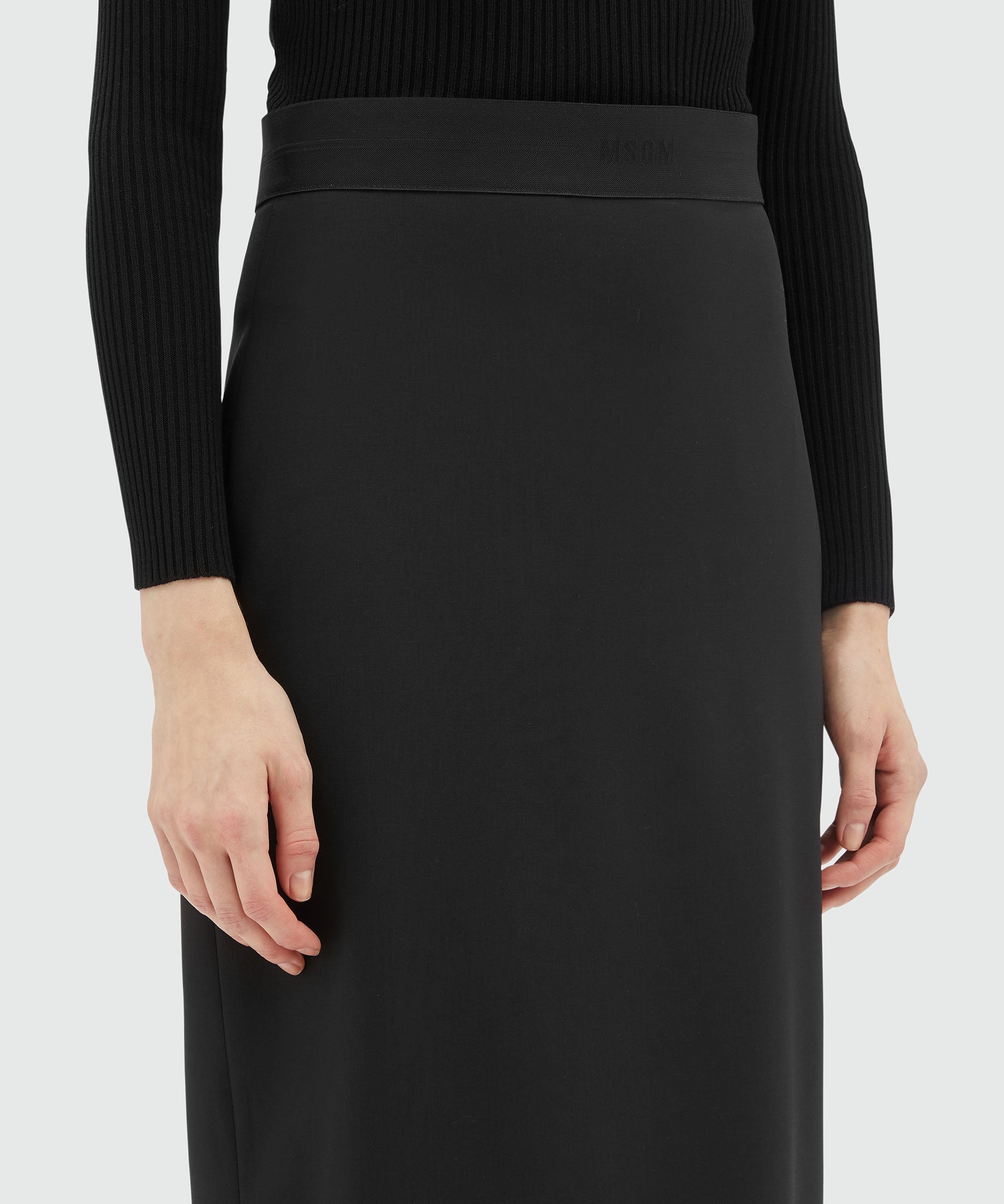 Black wool pencil skirt with slit - 5