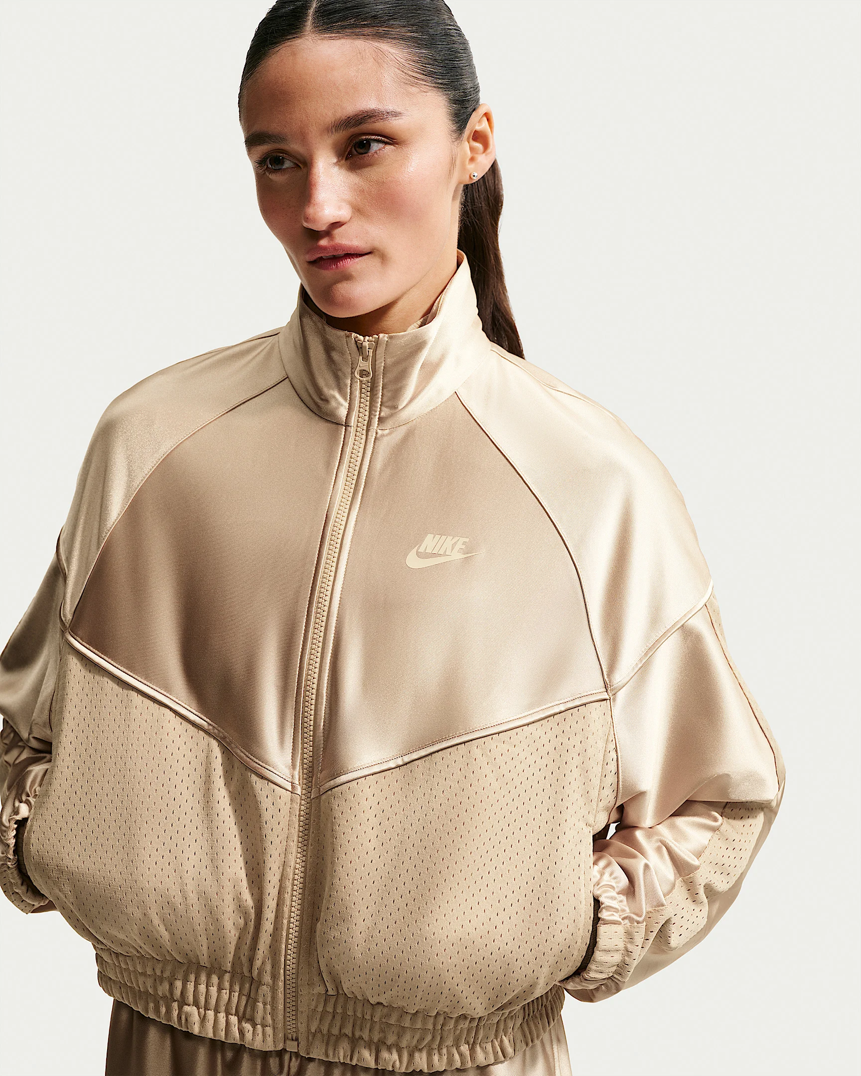 Nike Sportswear Women's Oversized Windrunner Jacket - 1