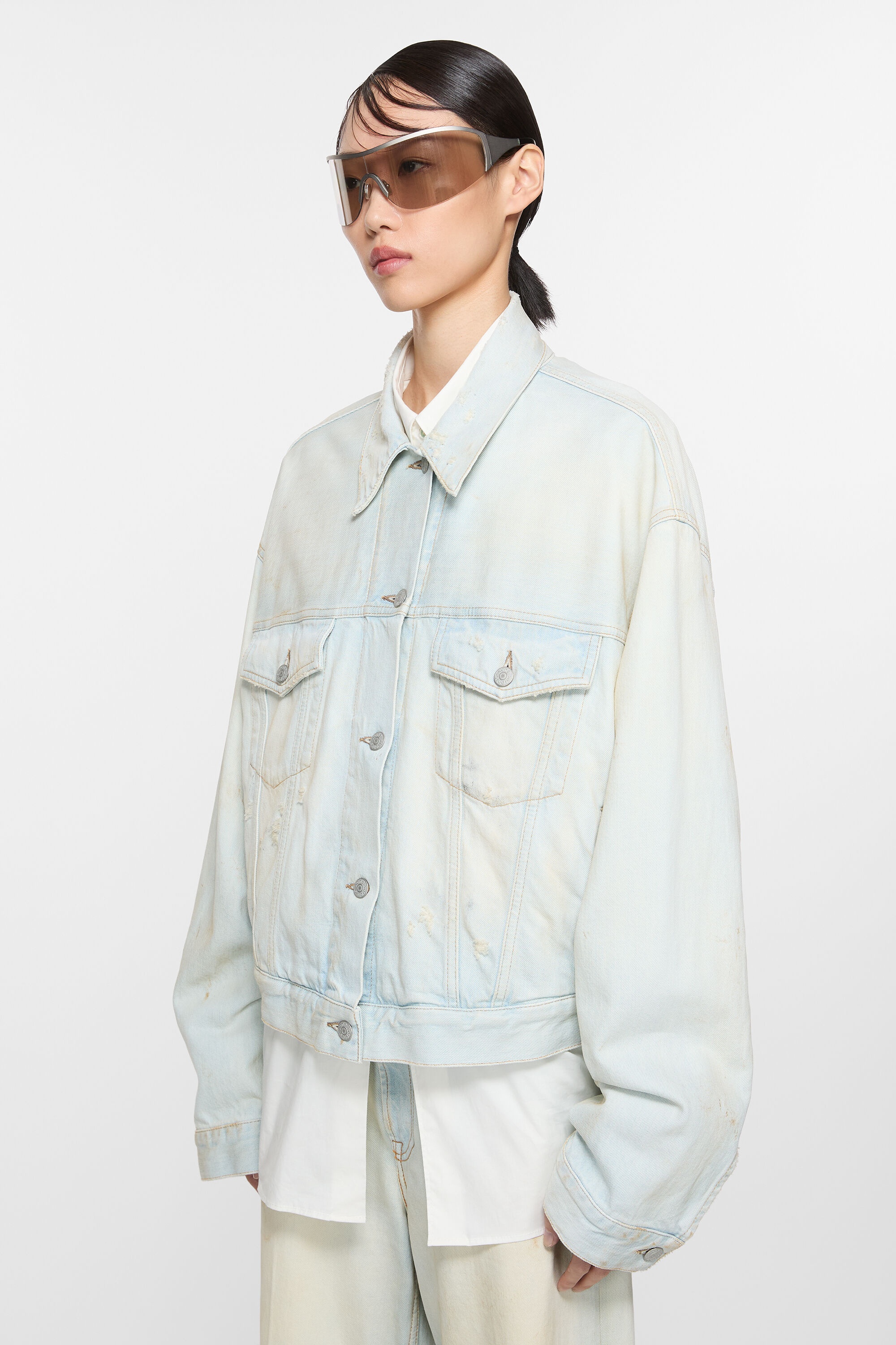 Denim jacket - Relaxed cropped fit - Light blue/white - 3