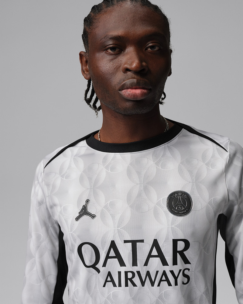 Paris Saint-Germain Academy Pro Night Edition Men's Jordan Dri-FIT Soccer Long-Sleeve Pre-Match Top 3