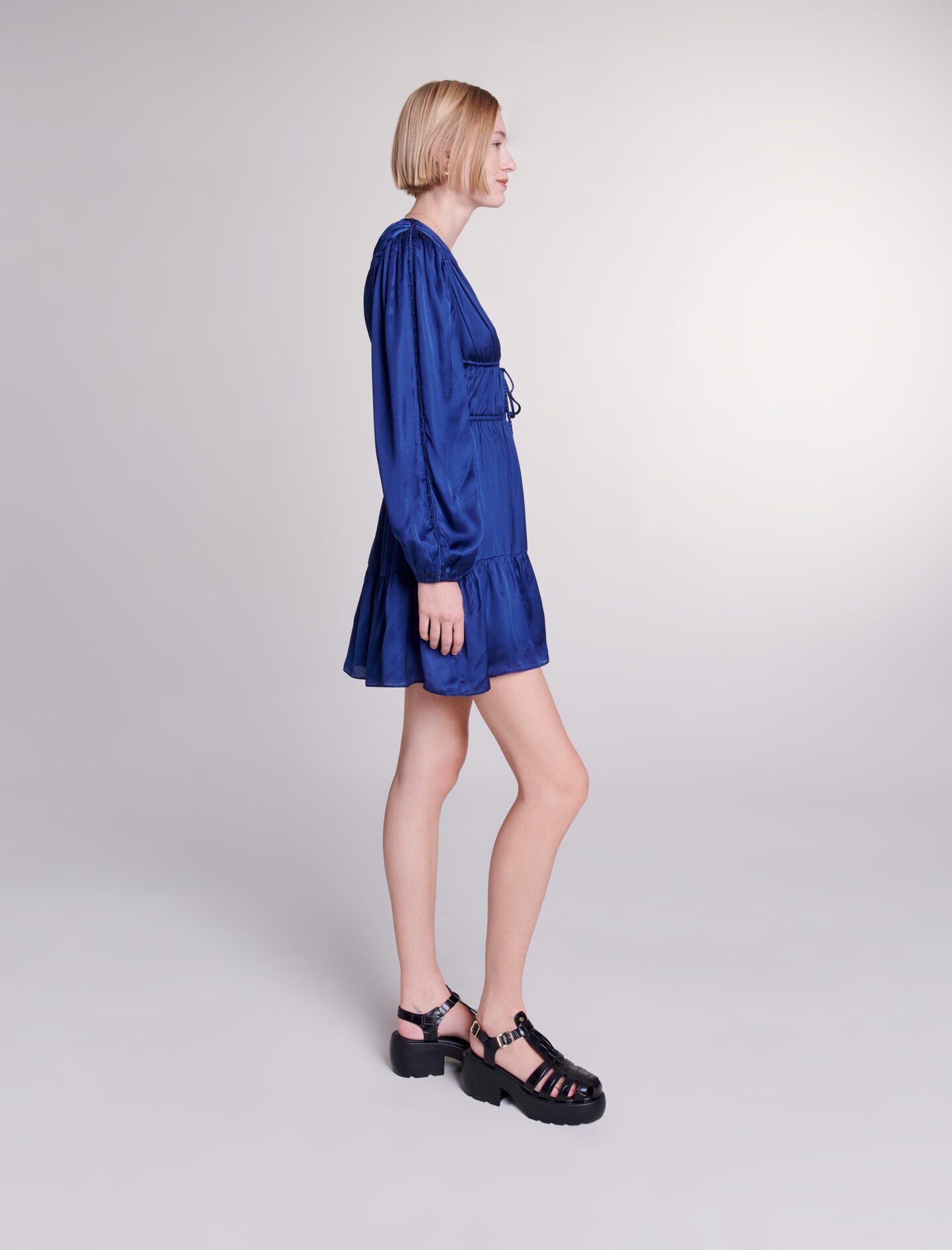 Short satin-look dress - 4