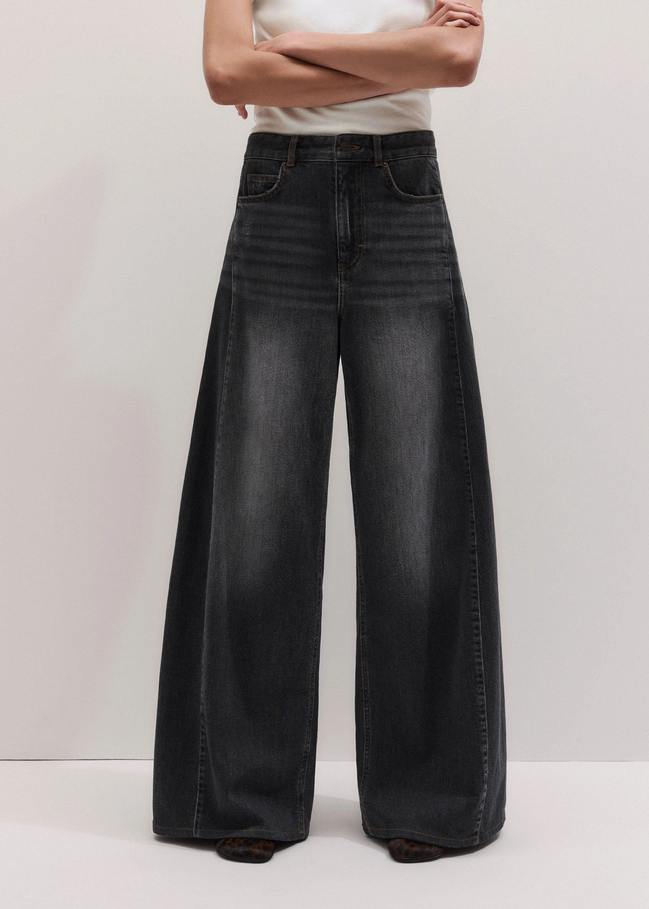 Very Wide Taper Jean - 1