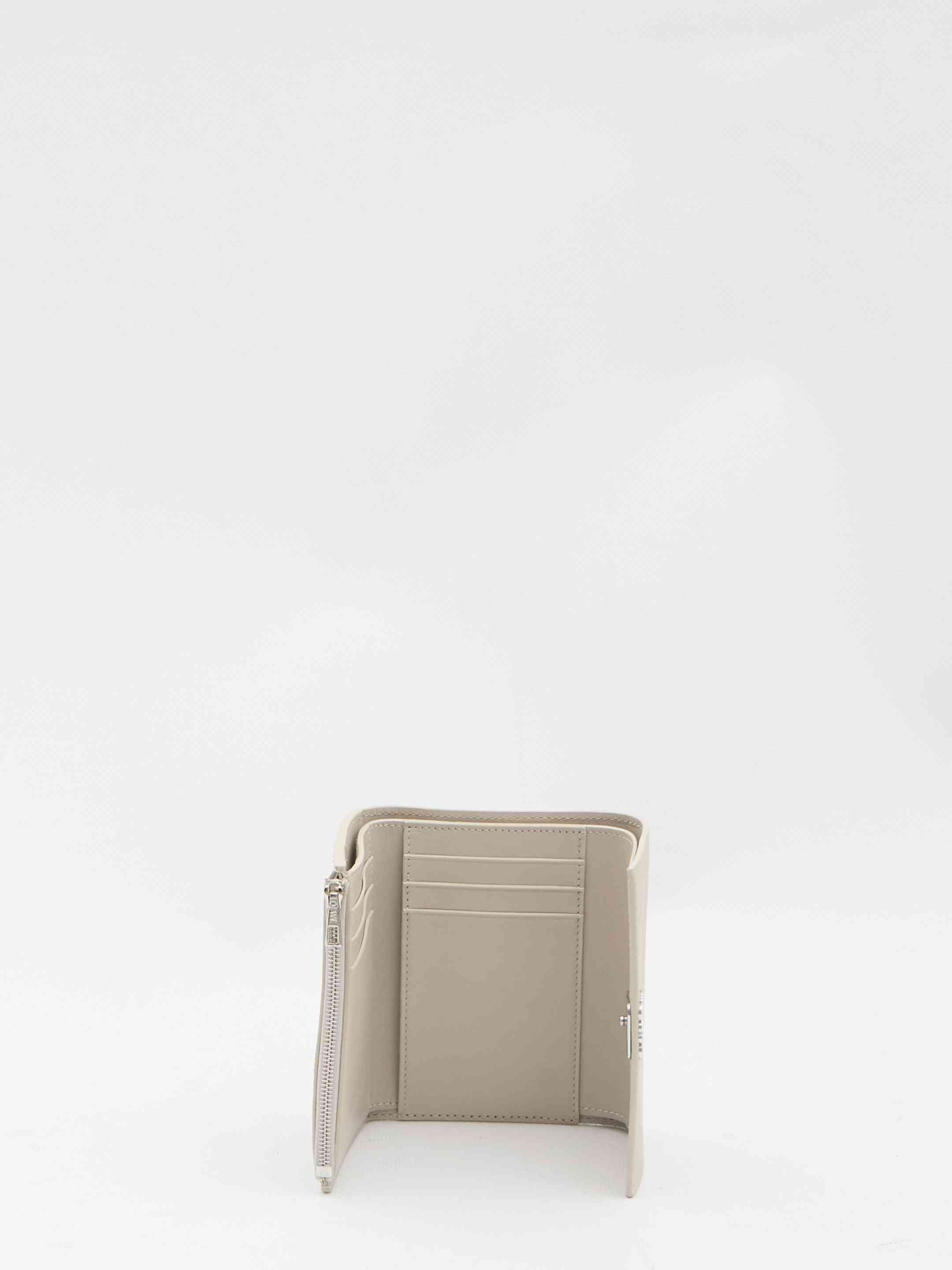 Loewe Women Small Vertical Anagram Wallet - 4