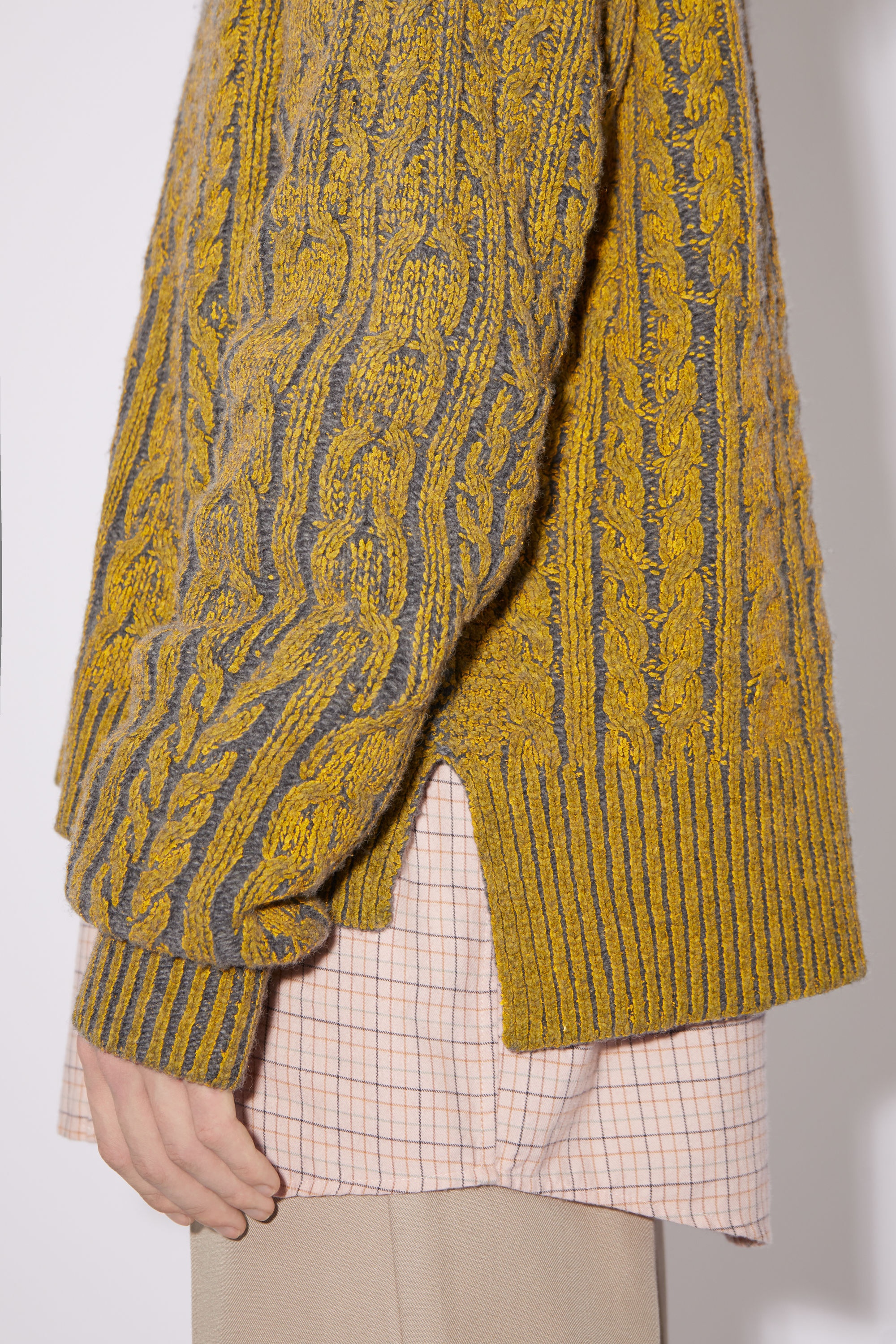 Crew neck wool-blend jumper - Oil yellow - 4