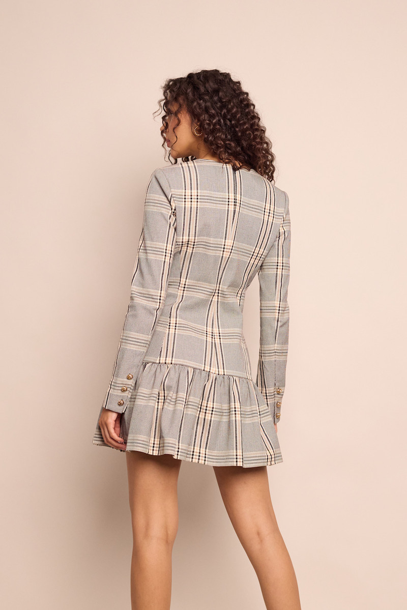 Adams Dress Classic Elegance with Modern Flair in Every Detail 5