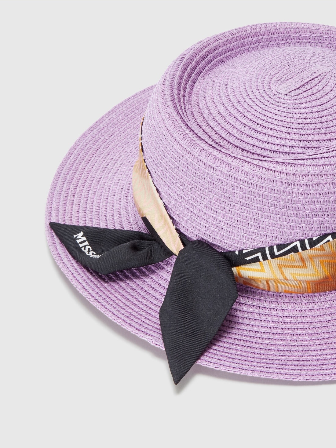 Straw hat with zigzag-patterned band - 2