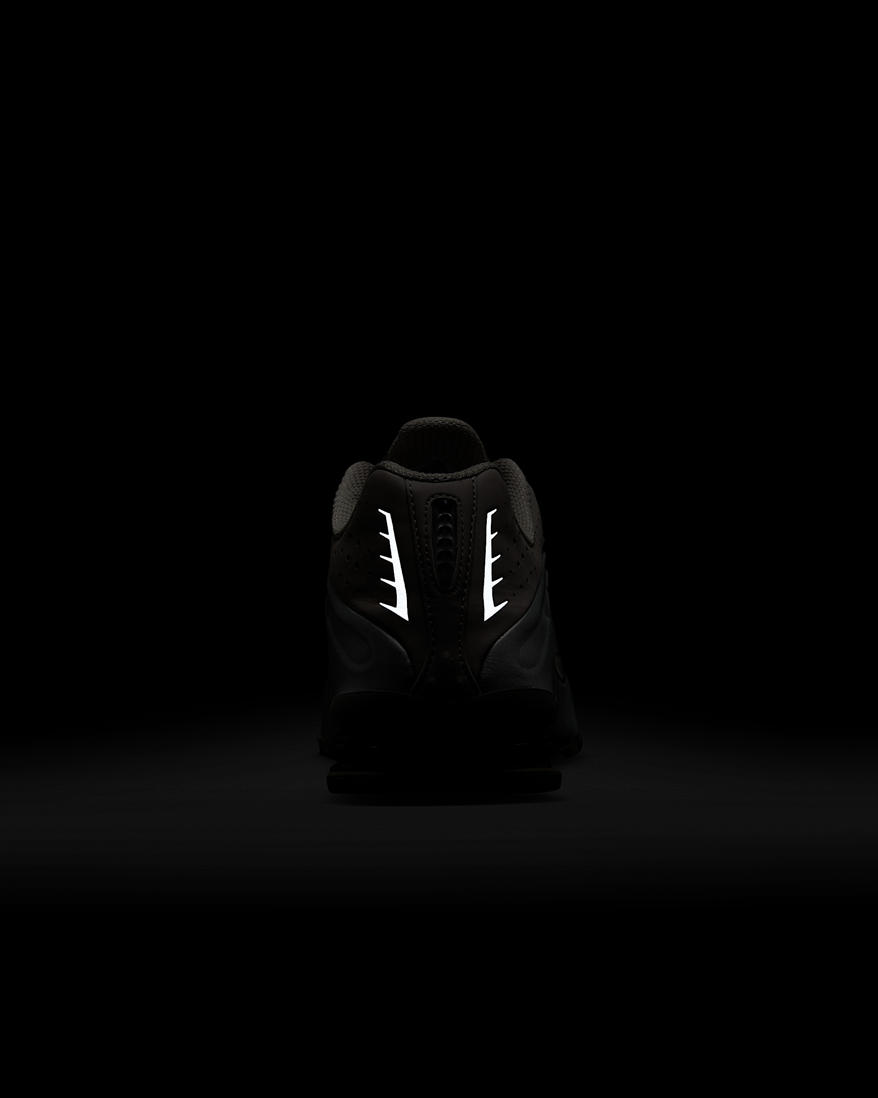 Nike Shox R4 Men's Shoes - 10