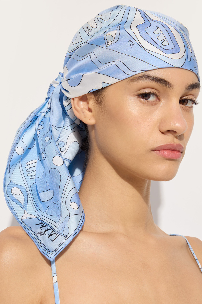 PUCCI ANGOLI PRINT SILK CARRE outlook