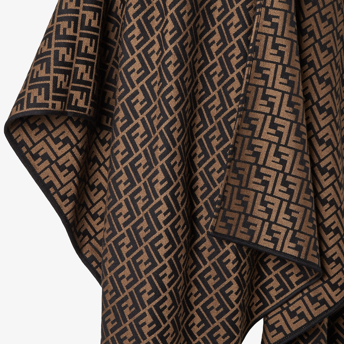 Poncho - 3