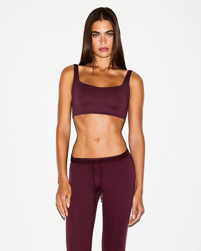 NikeSKIMS Matte Women's Scoop-Neck Bra 1
