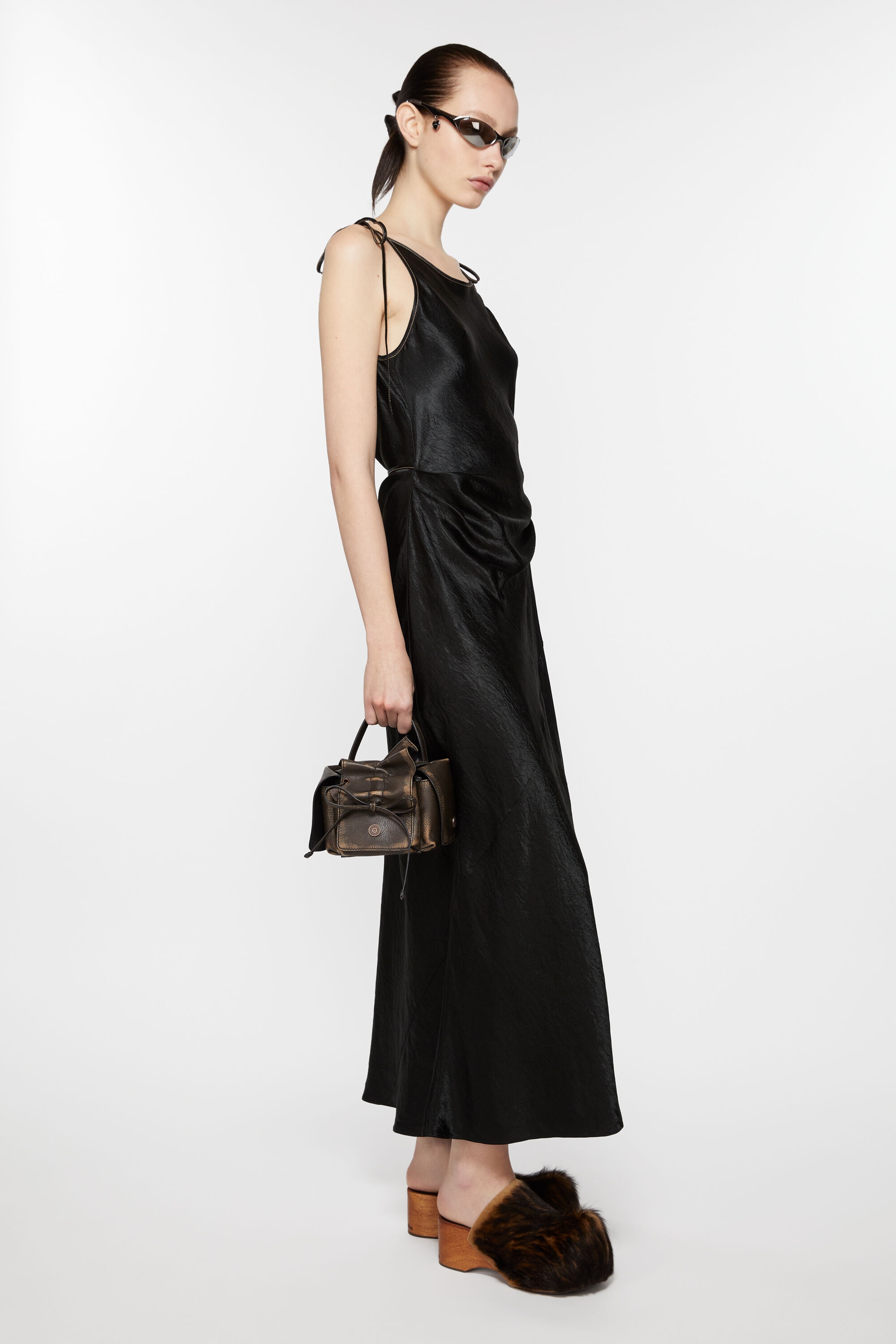 【関税込み】Acne Studios ブラック ドレープ マキシワンピース ブラック（黒）系 Acne Studios(アクネストゥディオス
