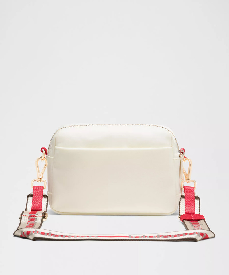 Everywhere Crossbody Bag 2L *Striped Wordmark 3