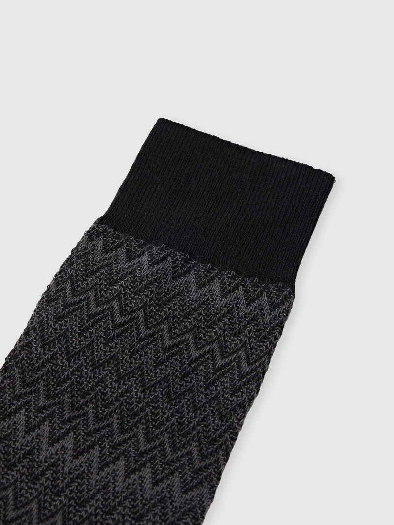 Mid-length cotton-blend 3D zigzag socks 3