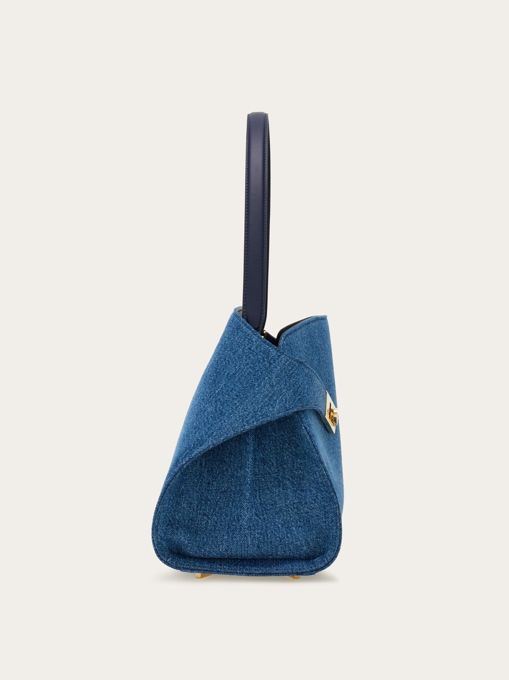 Hug Soft shoulder bag (M) - 4