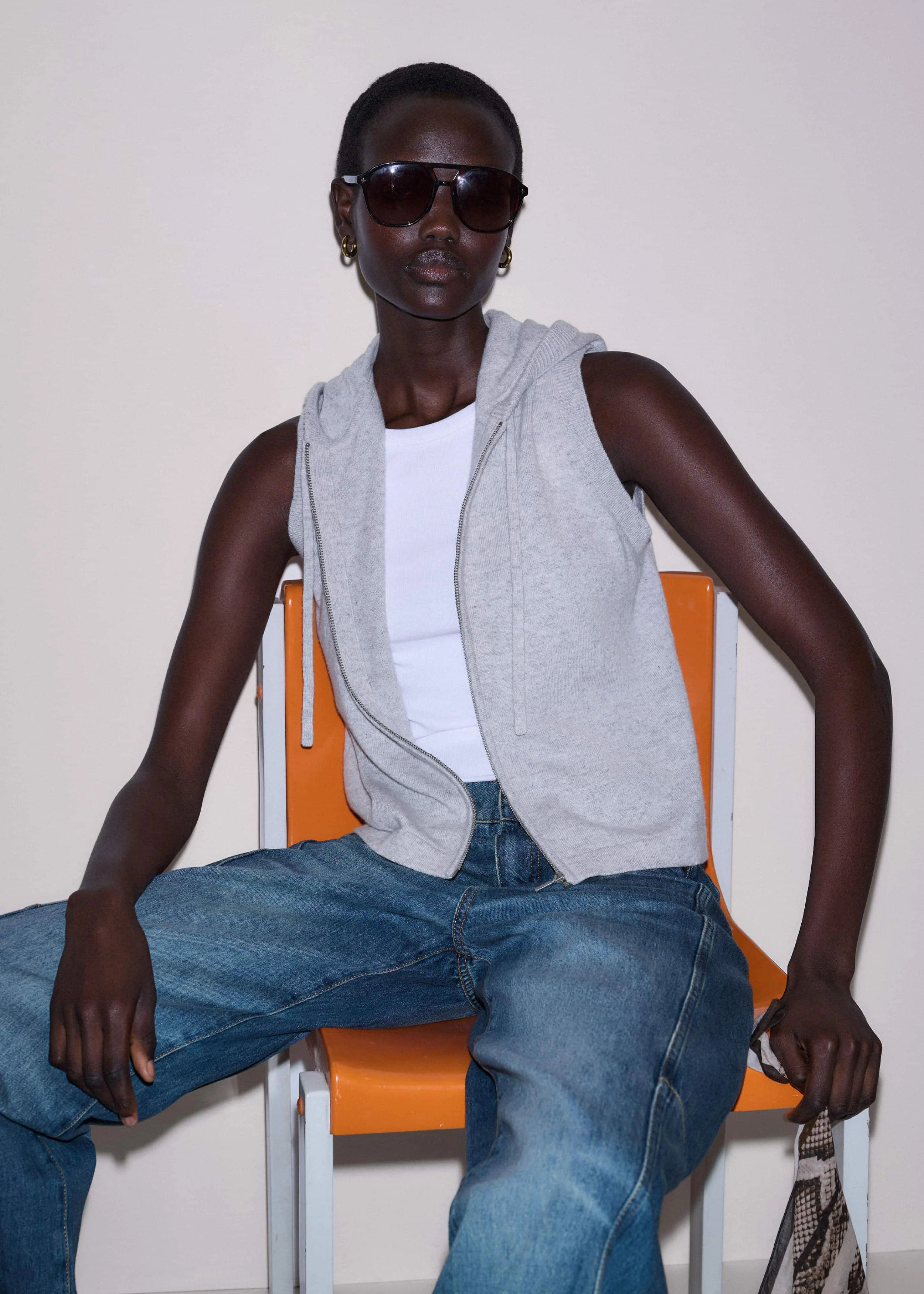 Sleeveless Zip Hoodie - 1