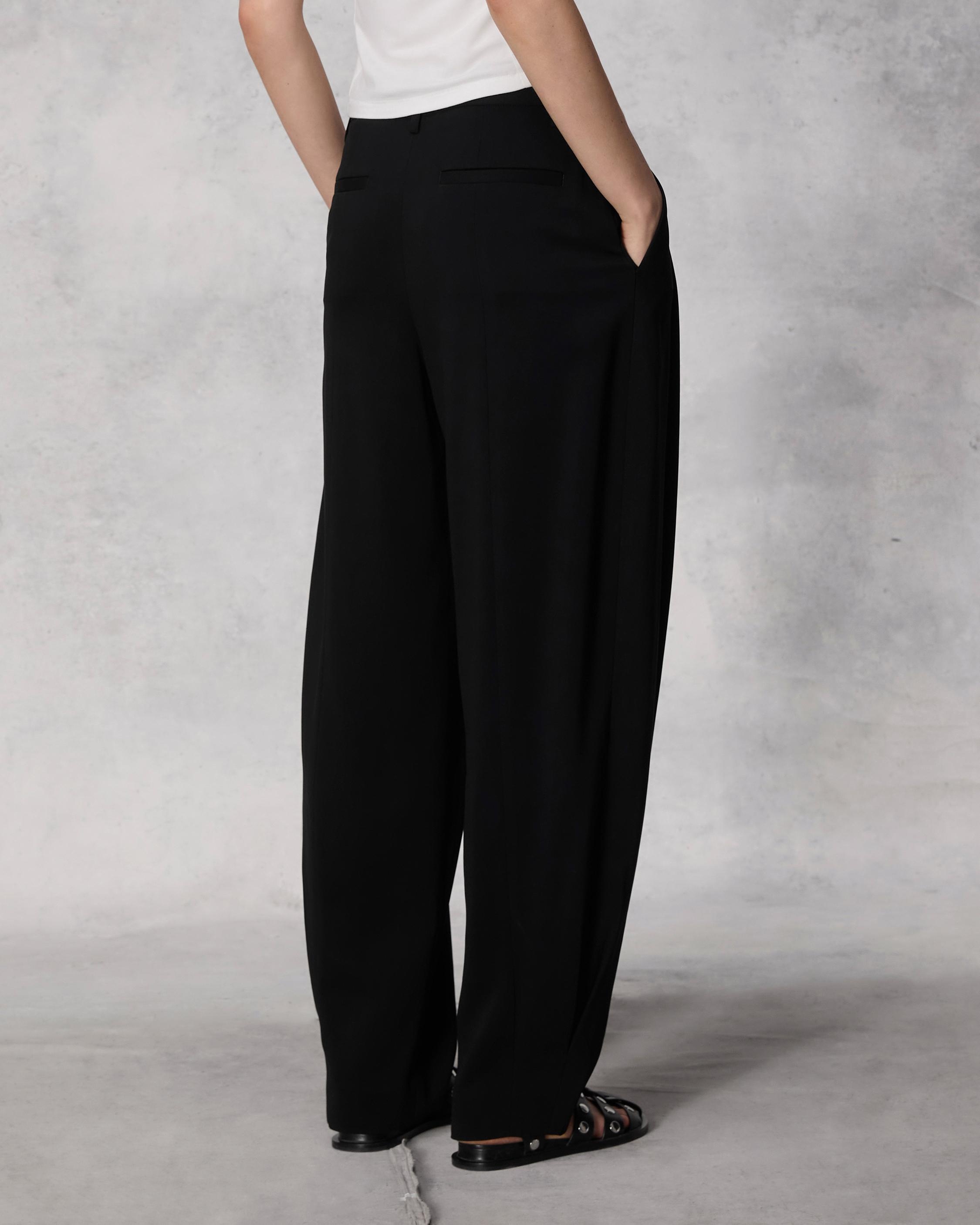 Cecily Crepe Pant
Relaxed Fit - 4