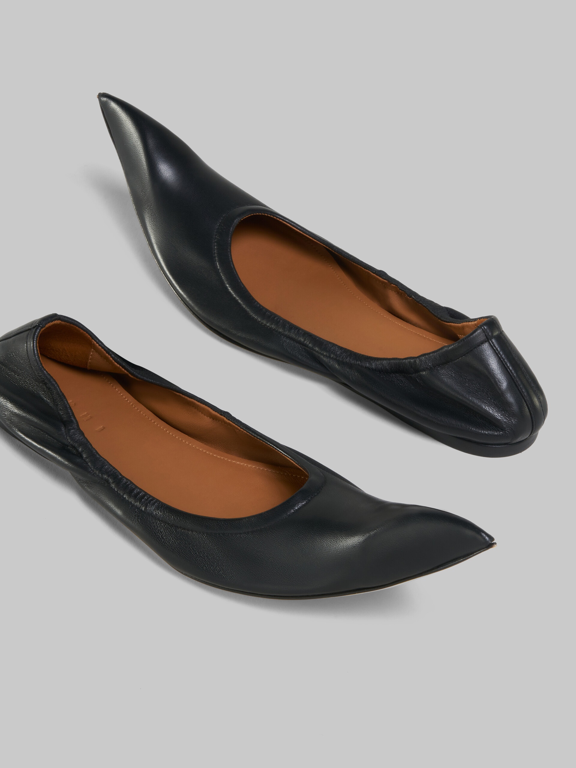 BLACK NAPPA POINTED-TOE BALLET FLATS - 5