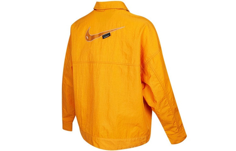 Nike (WMNS) Nike Sportswear Swoosh Back Logo Printing Woven Jacket Yellow DM6204-738 outlook