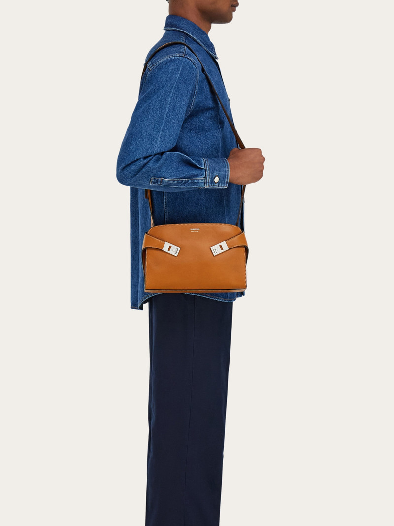 FERRAGAMO Hug messenger (S) outlook