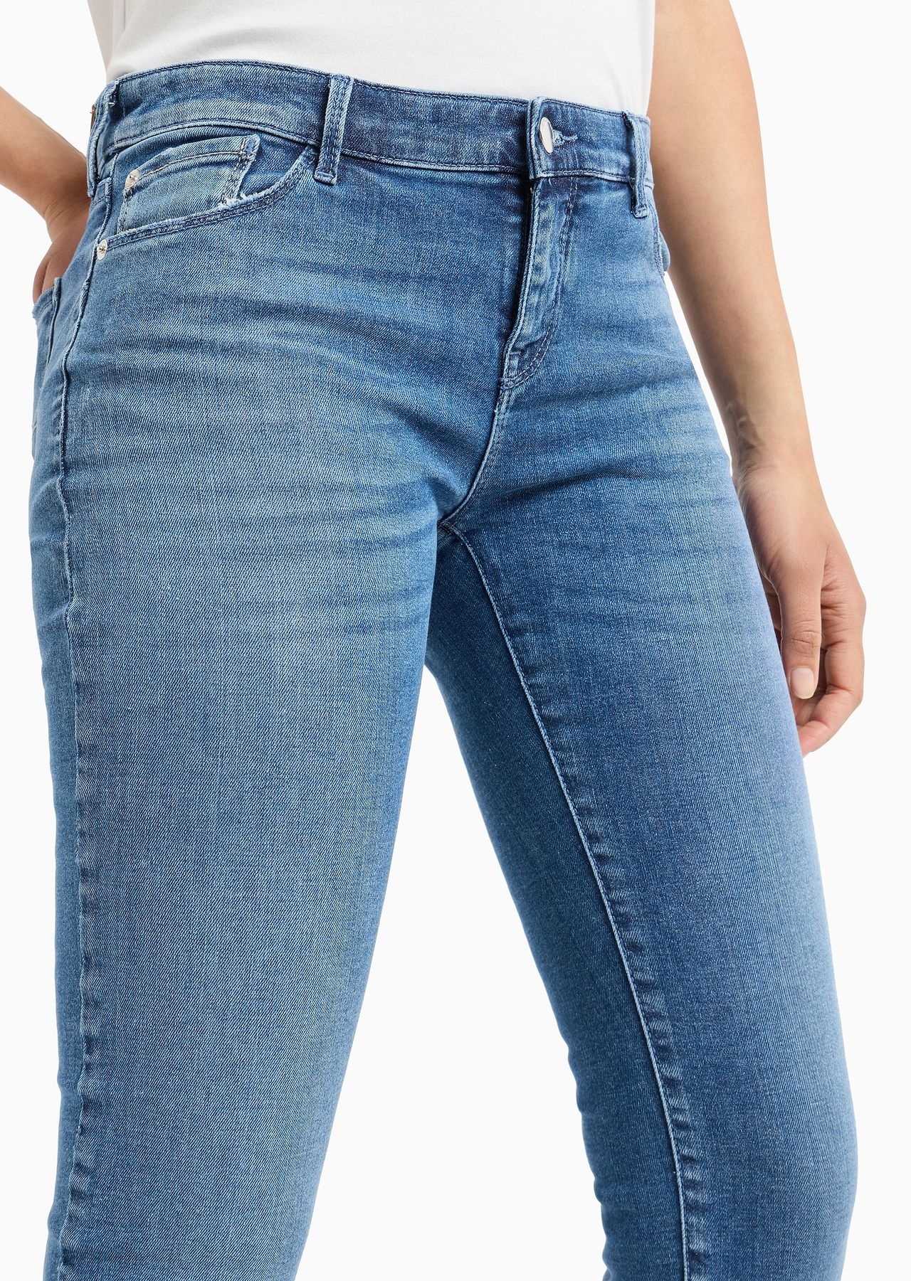 J23 Mid-rise, super-skinny jeans in a worn-look denim - 5