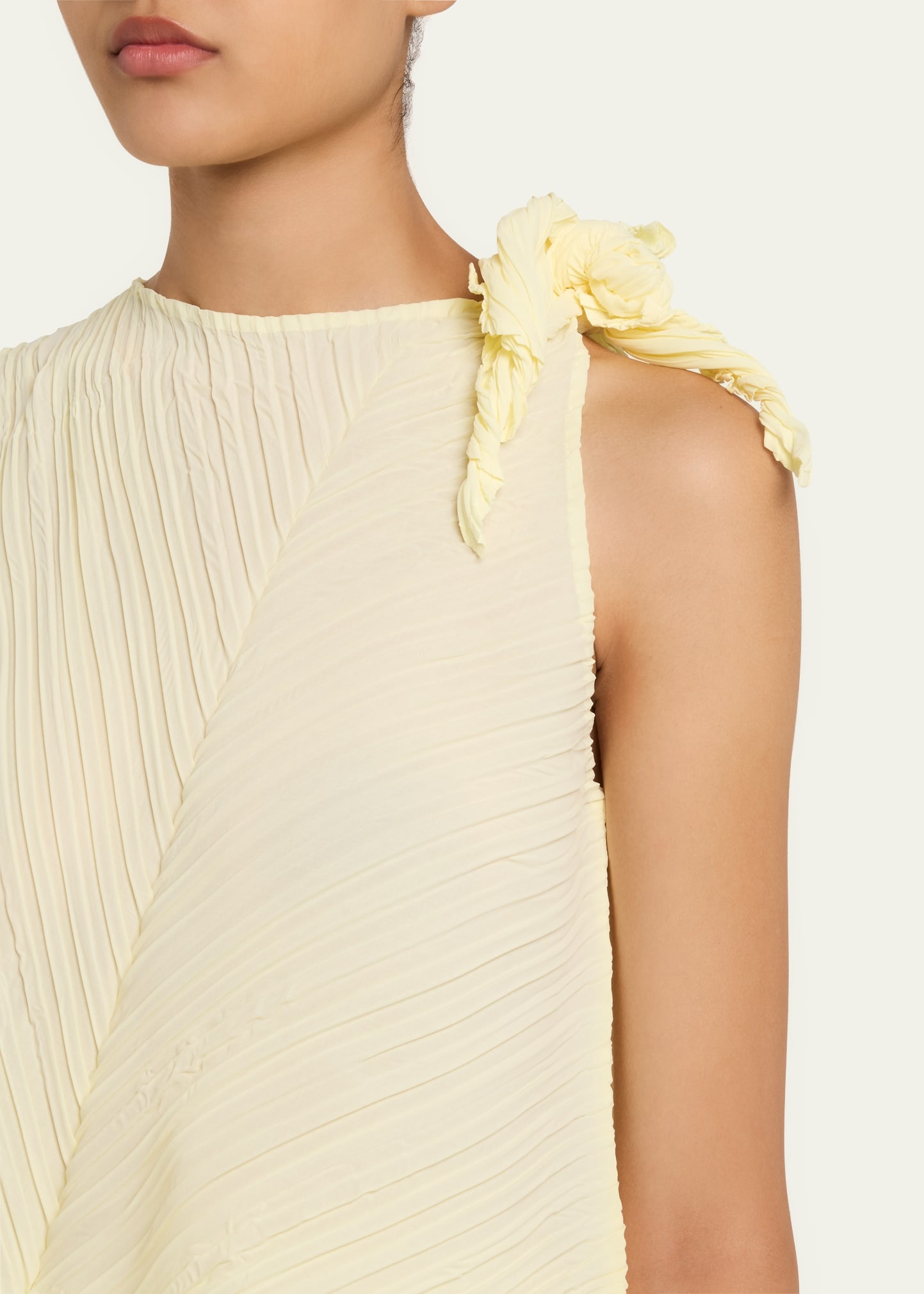 Wrinkled And Twisted Short Dress - 5