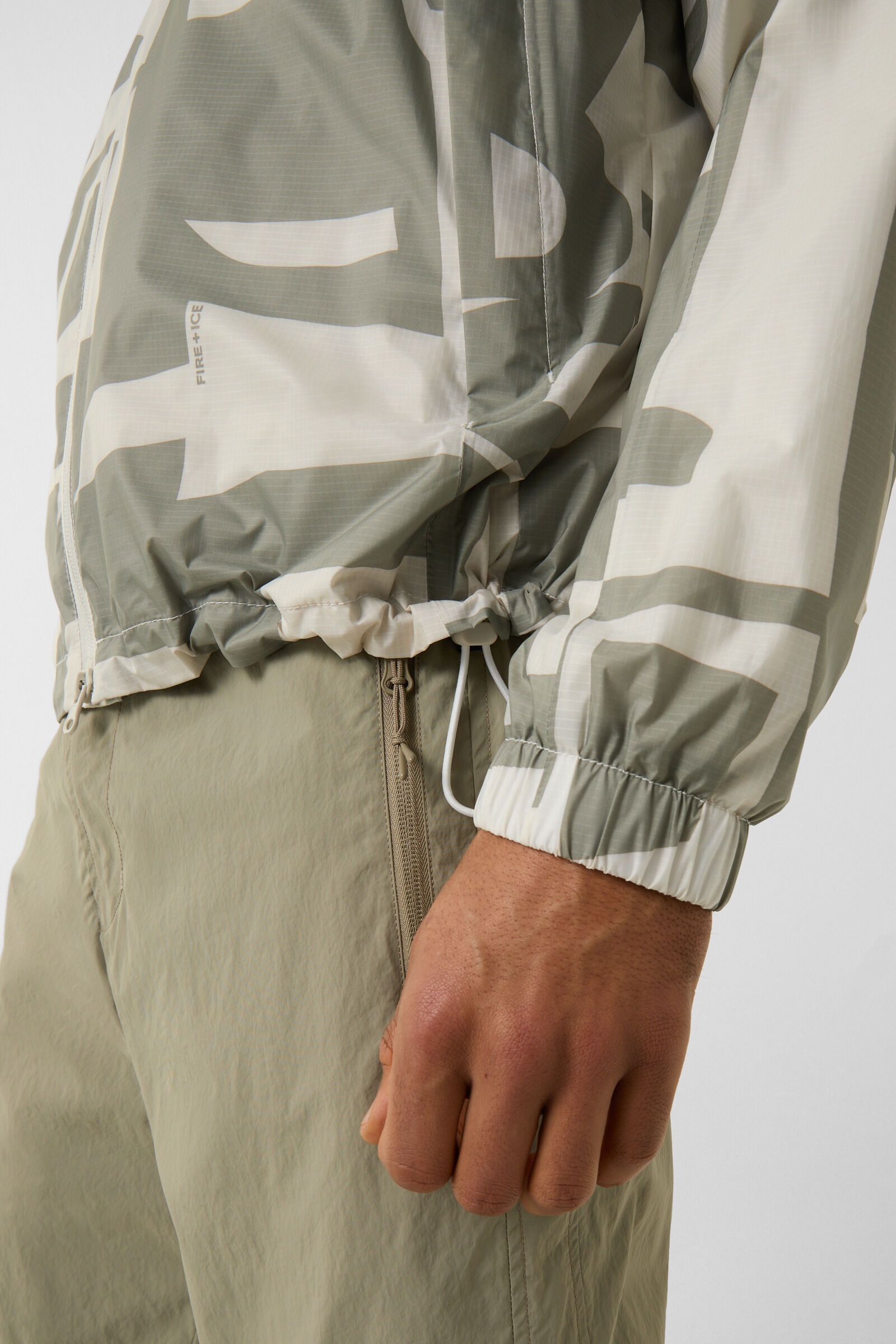 Justin functional jacket in Beige/Off-White - 7