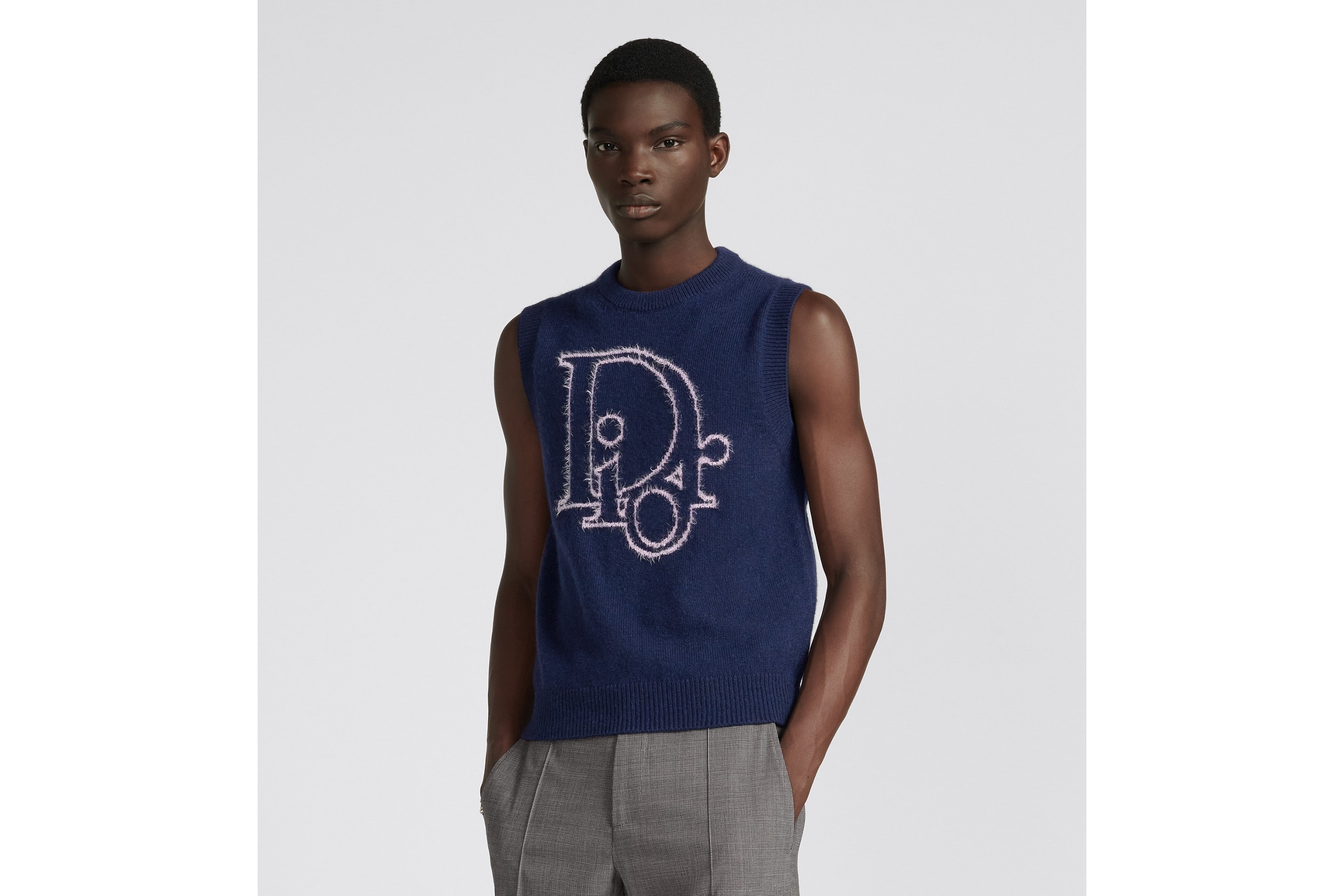 Sleeveless Sweater - 4
