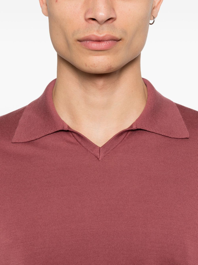 V-neck T-shirt 5