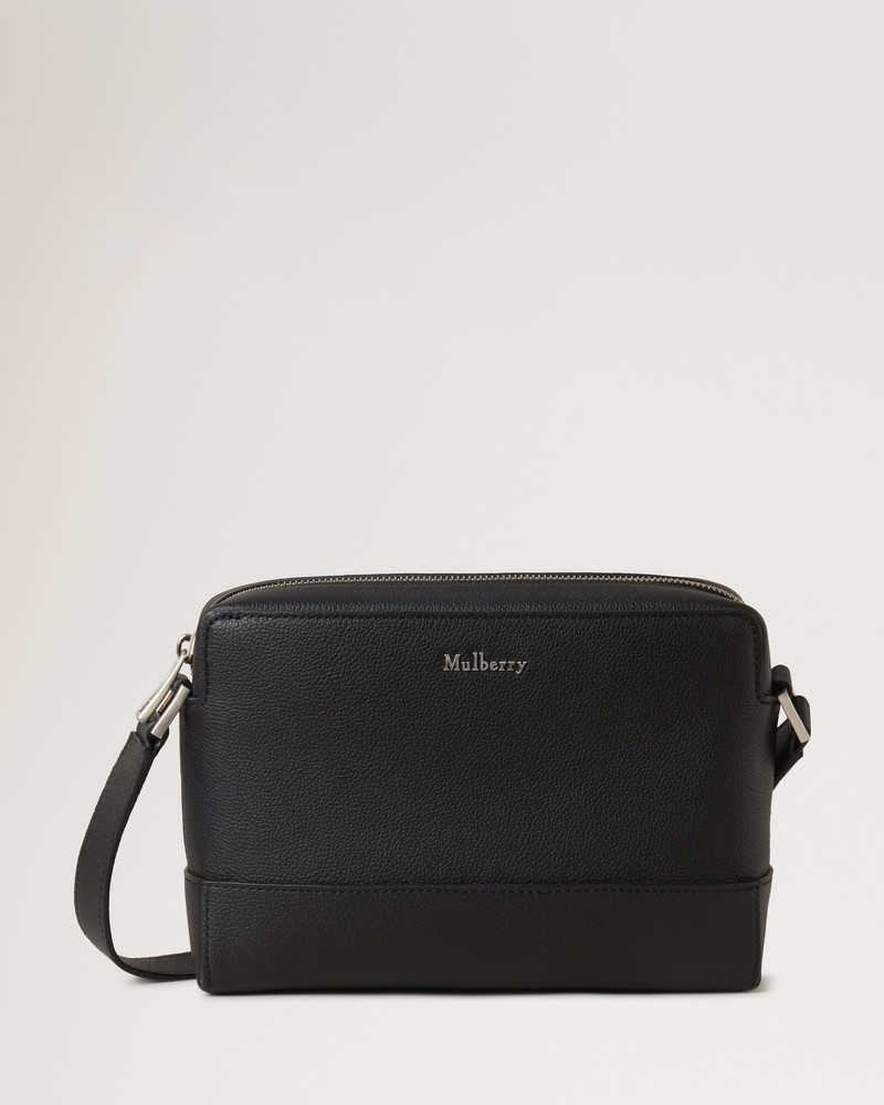 Small Farringdon Messenger
Black Small Pebble Grain 1