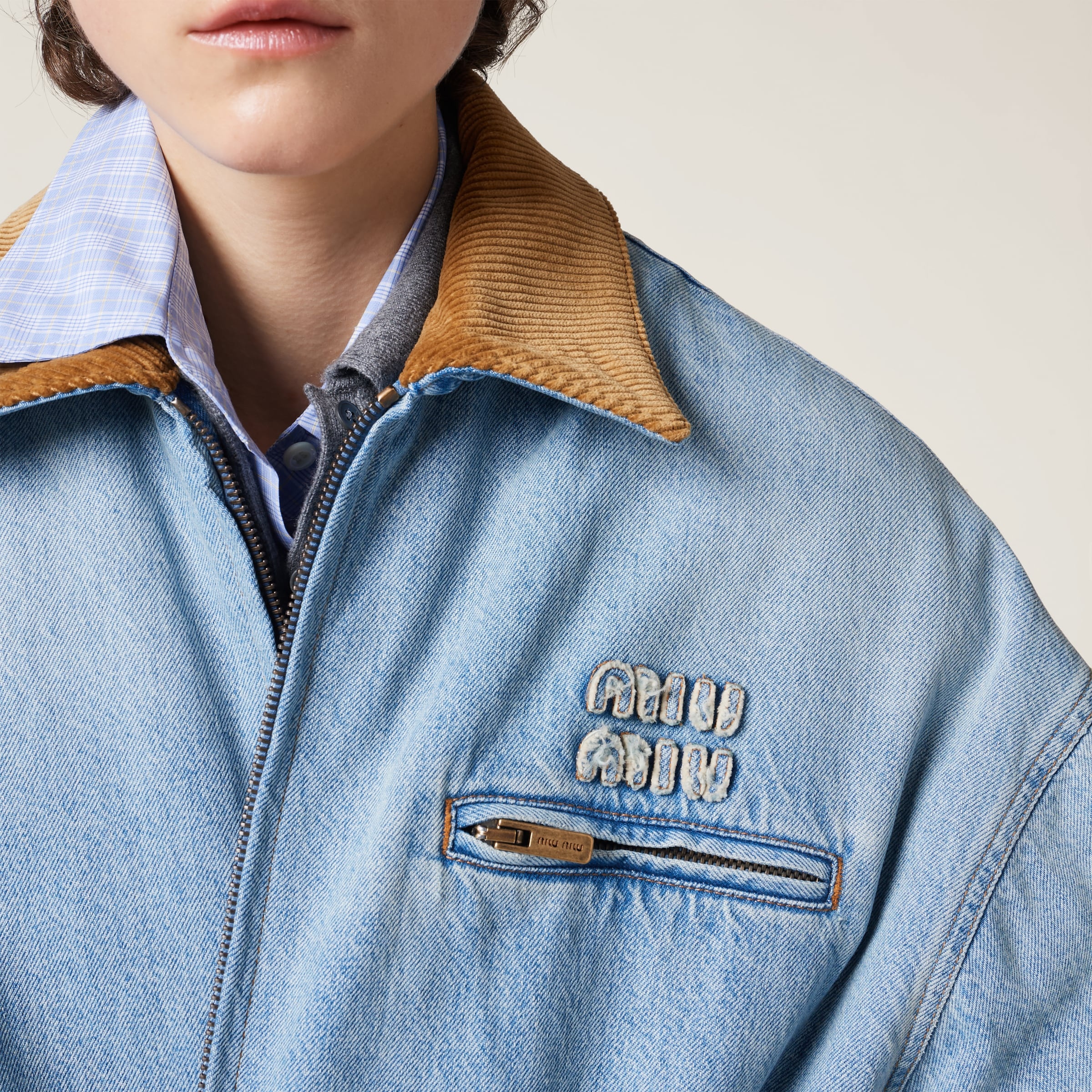 Denim jacket with velvet collar - 4