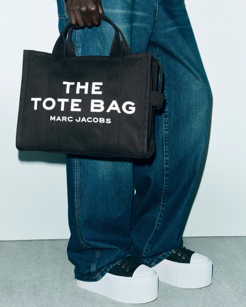THE CANVAS MEDIUM TOTE BAG 10