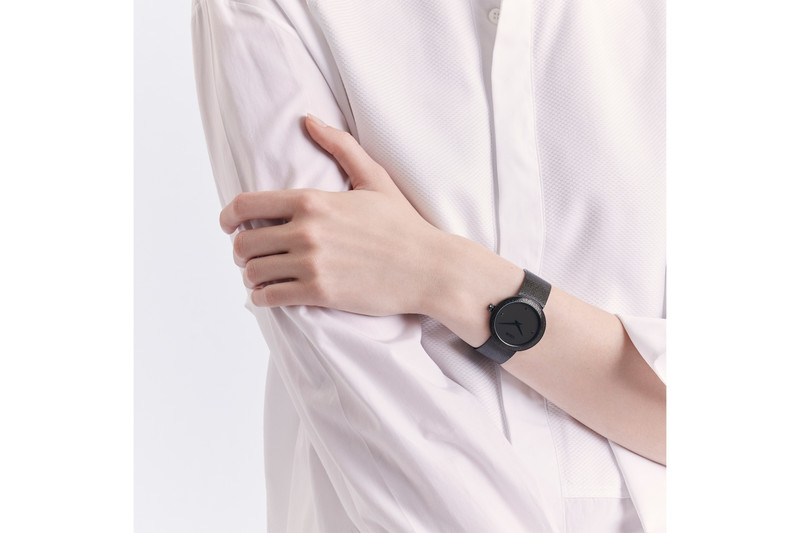 La D de Dior Black Ultramatte 4