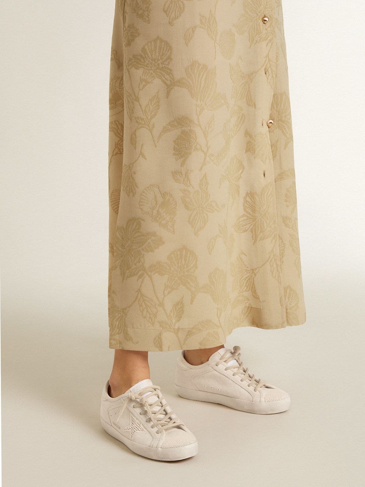 Super-Star in pearl-colored canvas with a tone-on-tone mesh effect star - 3