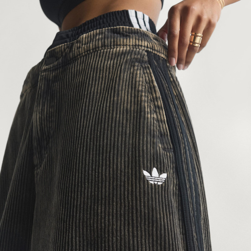 CORDUROY SST OVERSIZED PANTS 5