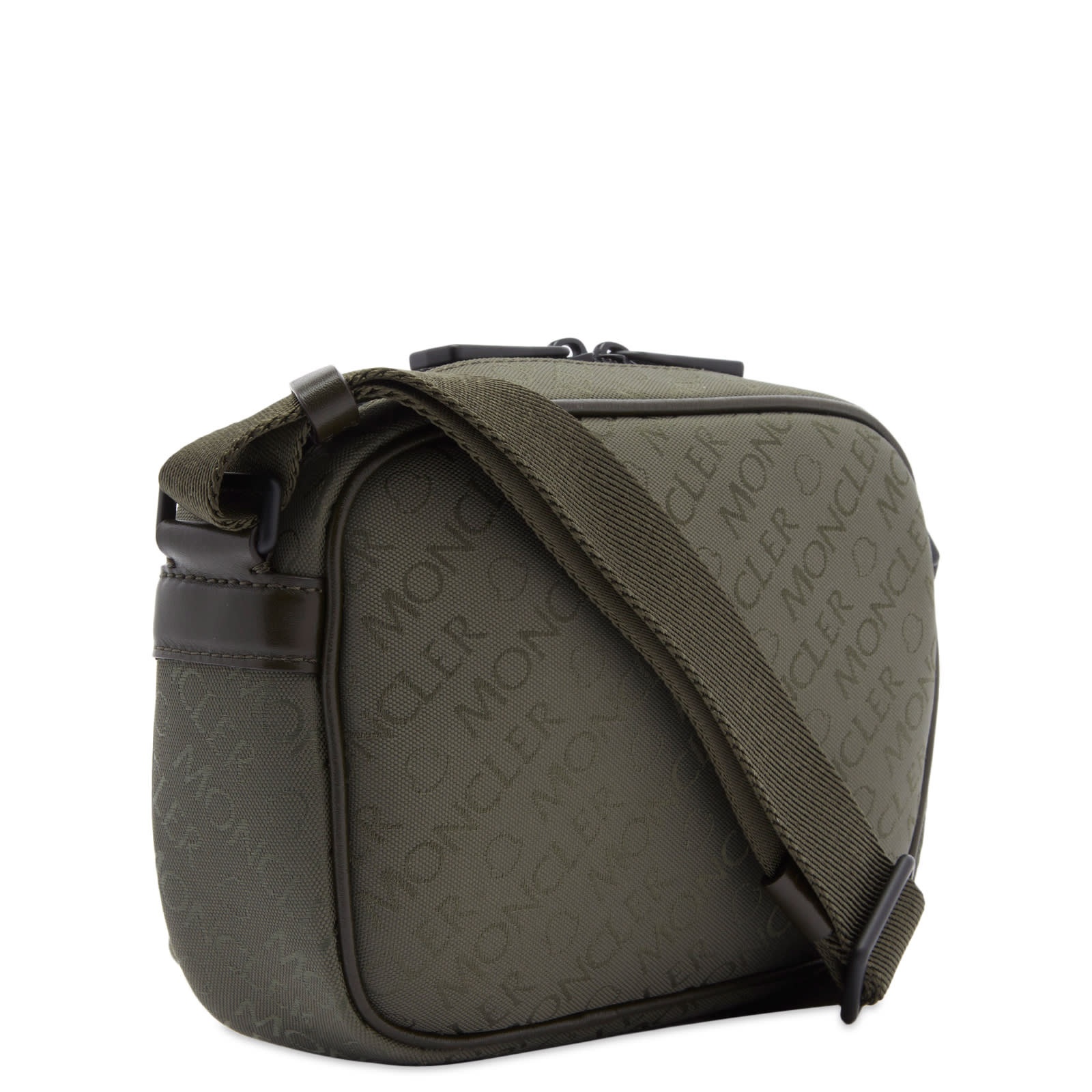 【MONCLER】TECH CROSSBODY BAG Moncler Tech Crossbody Bag | italist