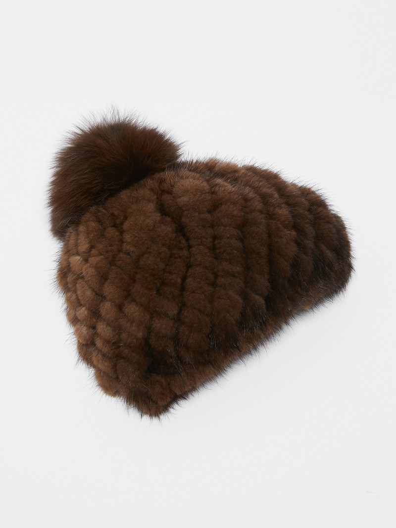 DELIA Knitted mink hat 1